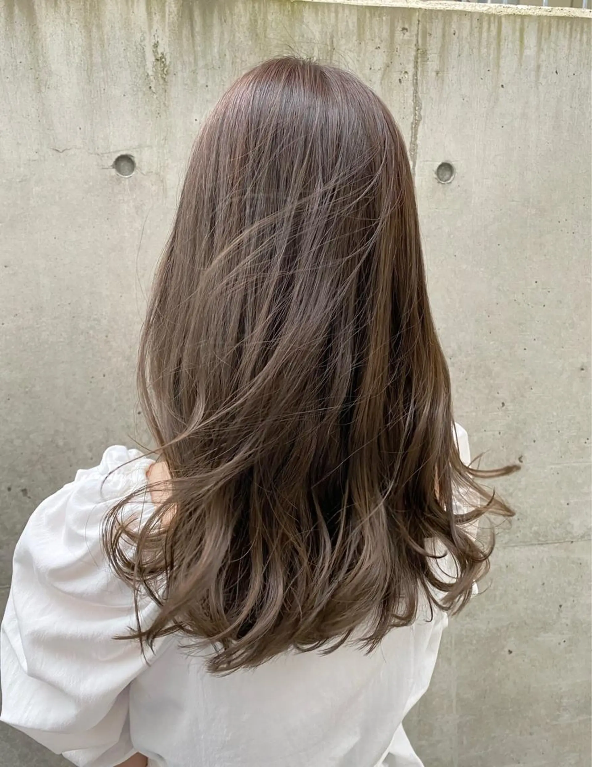 ミディアム カット ヘアカラー トリートメント レイヤーカット /透明感カラー西田のヘアスタイル