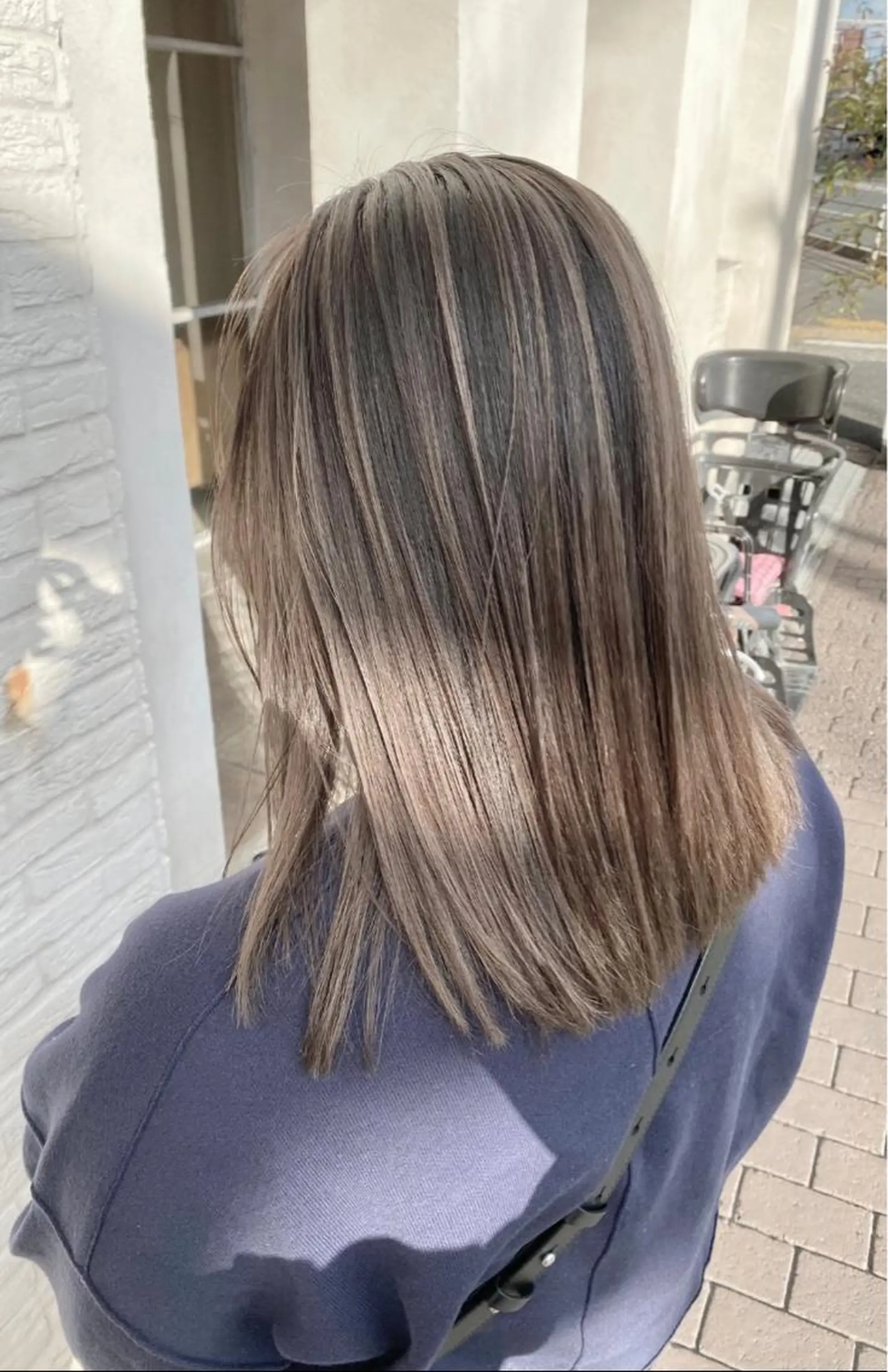 セミロング カラー _White広島所属・バレイヤージュ 隅中秀弥のヘアスタイル