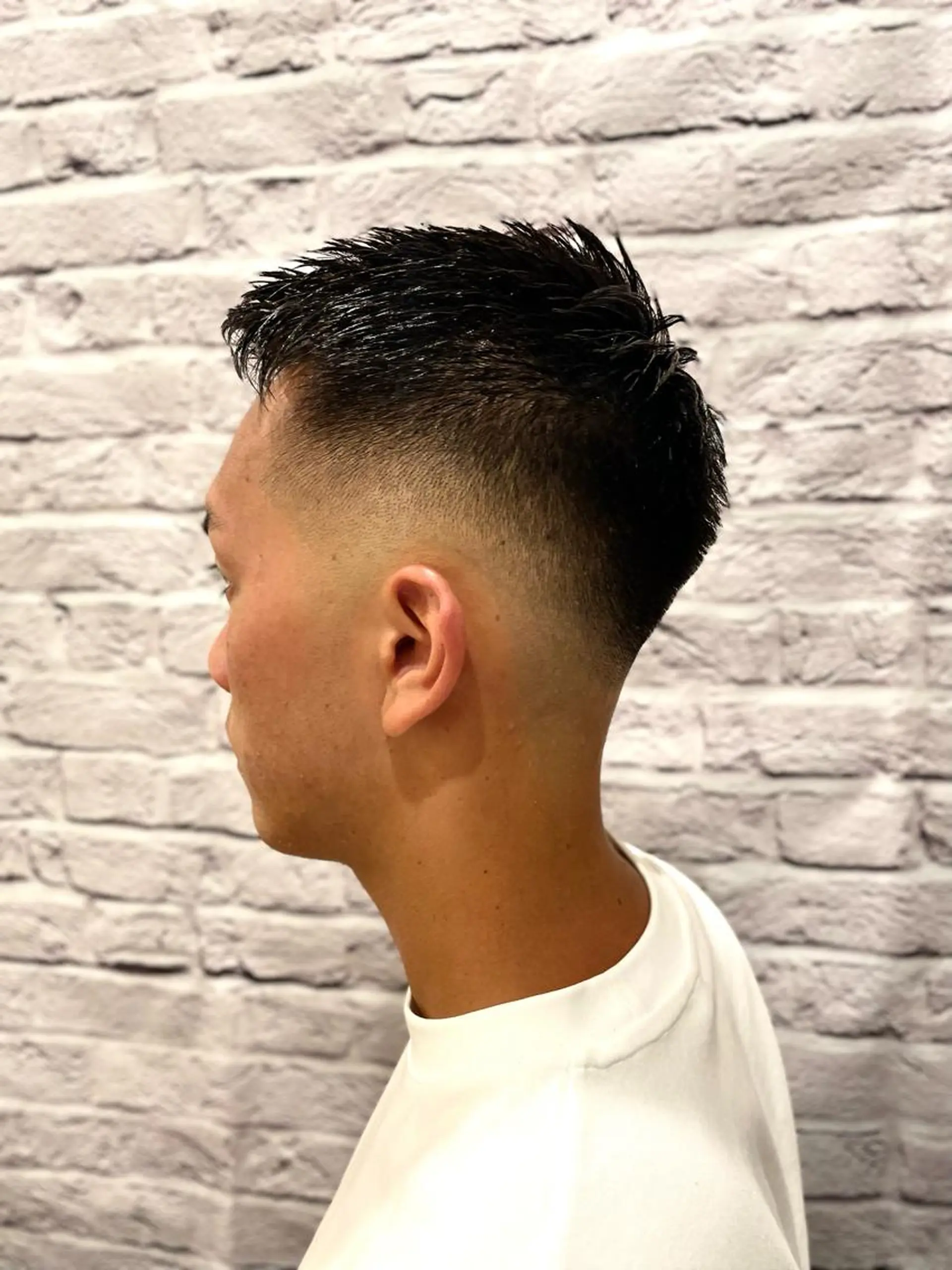 ショート メンズ アップバング フェードカット スキンフェード Graceful BarBer platinum所属・無料メンズカット💈 遠山泰輝のヘアスタイル