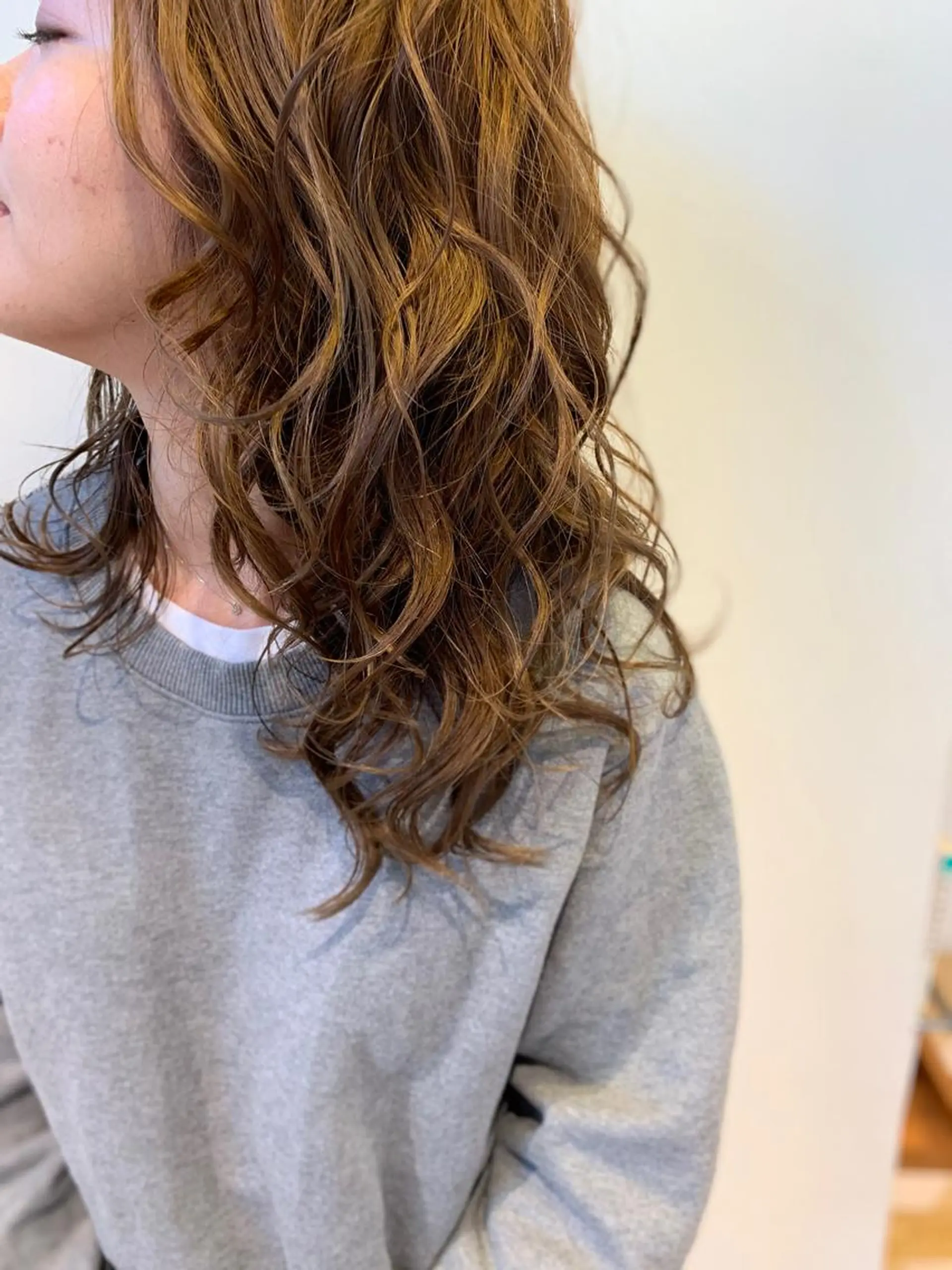 セミロング カラー ROUTE ルートのヘアスタイル