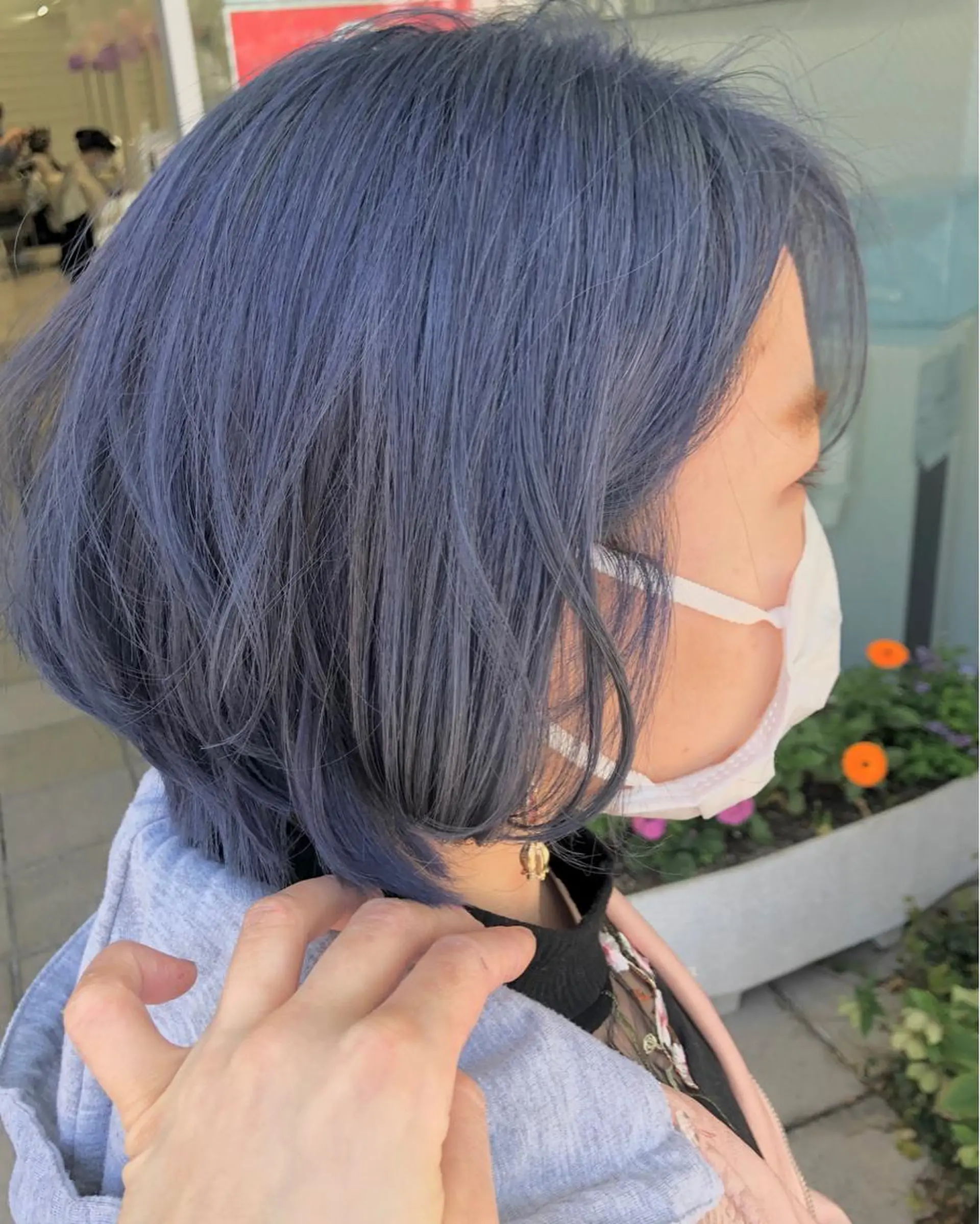 ショート カラー ショートボブ ブリーチ ブルーカラー ケアブリーチ シルバー カット ヘアカラー トリートメント 本山　くせ毛のカット 尾島光季のヘアスタイル