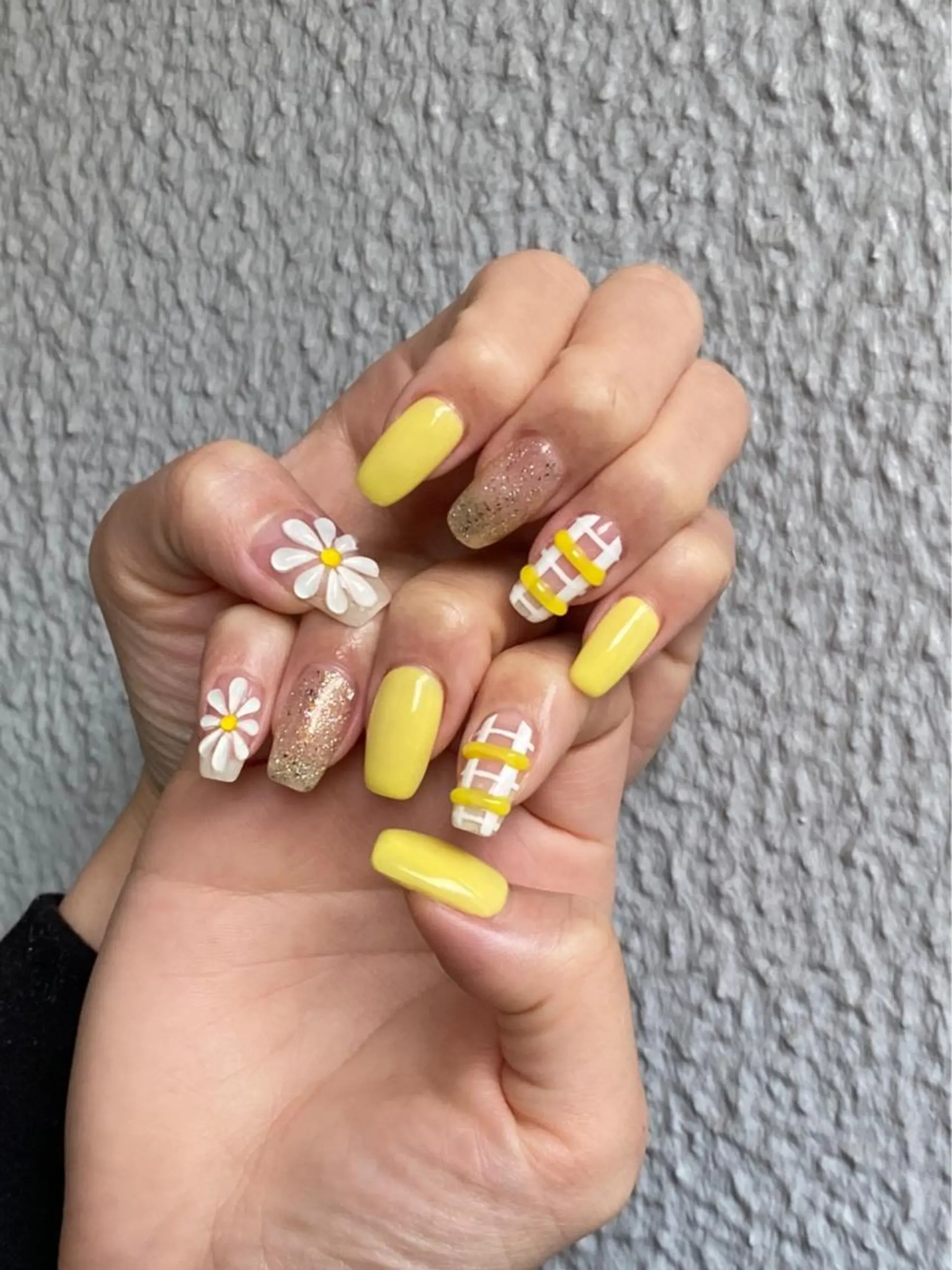 ネイル フラワーネイル 黄色 【やり放題専門店】 スカルプ＆長さ出しのネイルデザイン