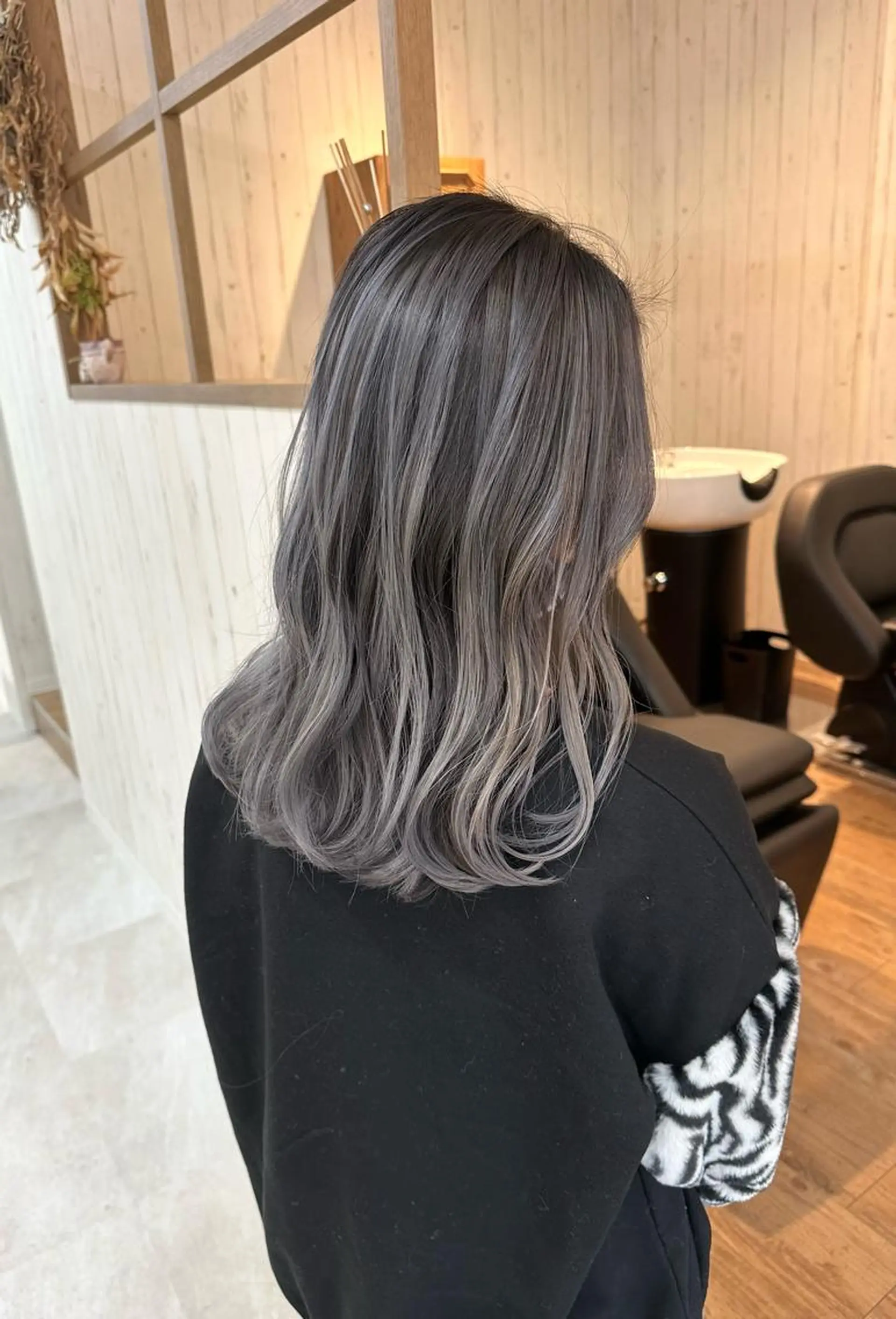 セミロング レイヤーカット waku 豊橋藤沢店所属・waku 豊橋藤沢店のヘアスタイル