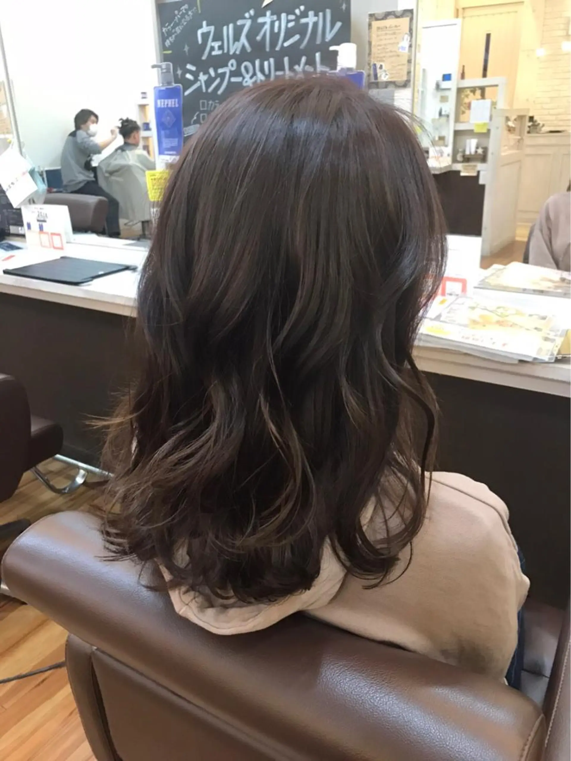 セミロング カラー ヘアカラー トリートメント Well's TAIGAのヘアスタイル