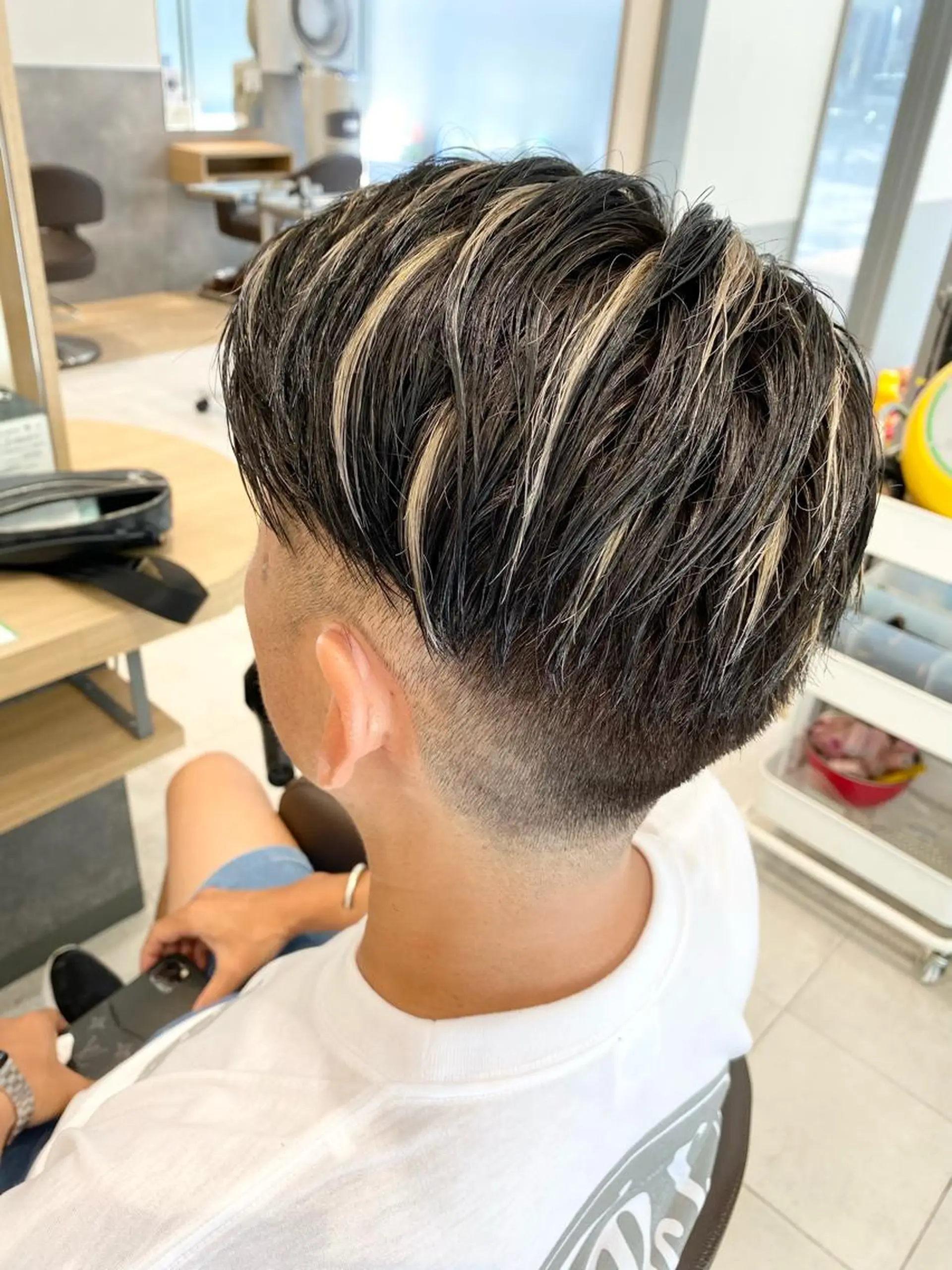 ショート カラー メンズ フェードカット メンズハイライト ハイライトカラー ハイライト カット ヘアカラー トリートメント ヘッドスパ ヘアセット 💈メンズ特化 美容師サキ💈のヘアスタイル