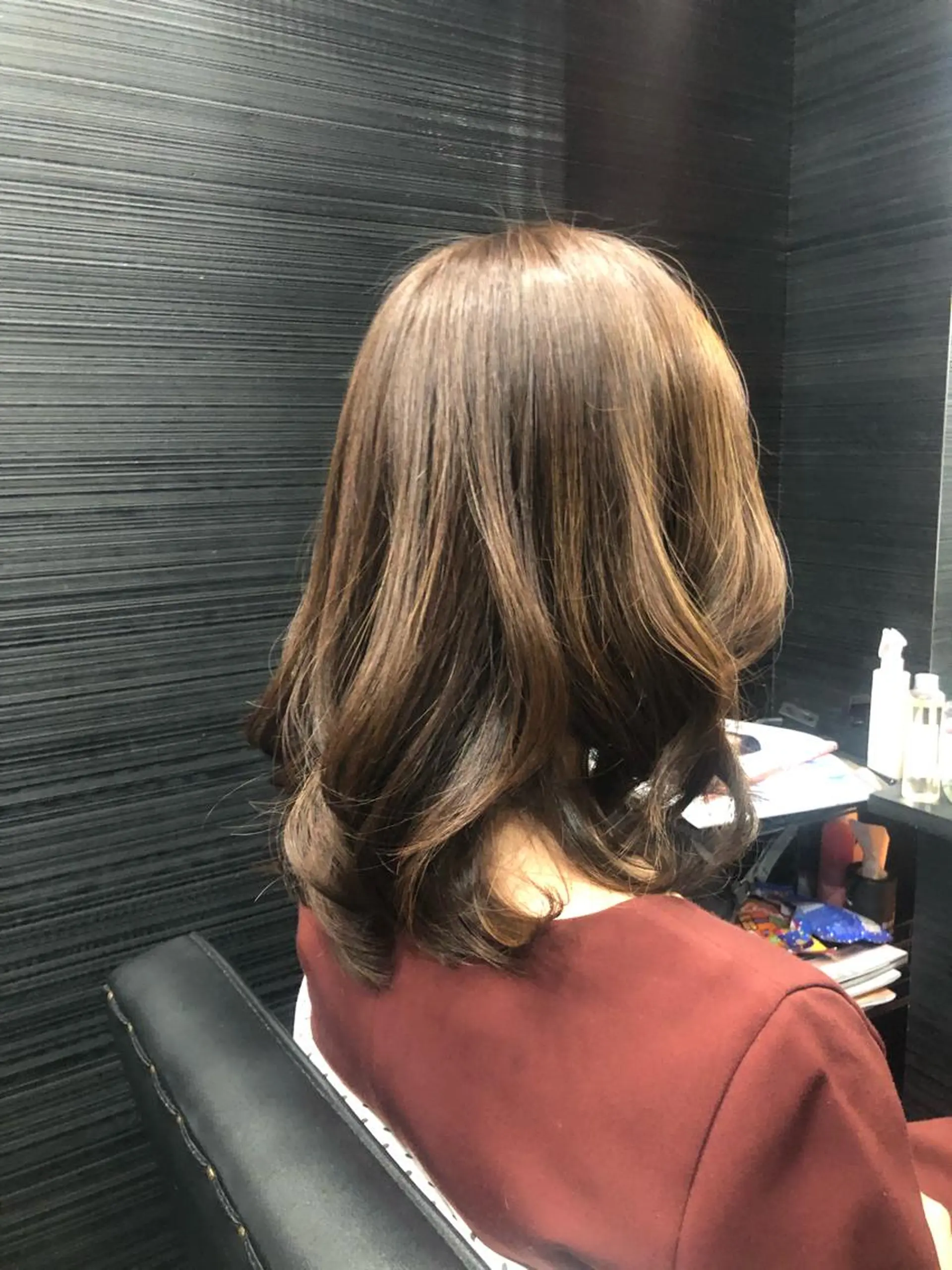 ミディアム カラー ベージュカラー ブラウンカラー ブラウンベージュ レイヤーカット カット トリートメント VERONIQUE所属・山本 雅由のヘアスタイル