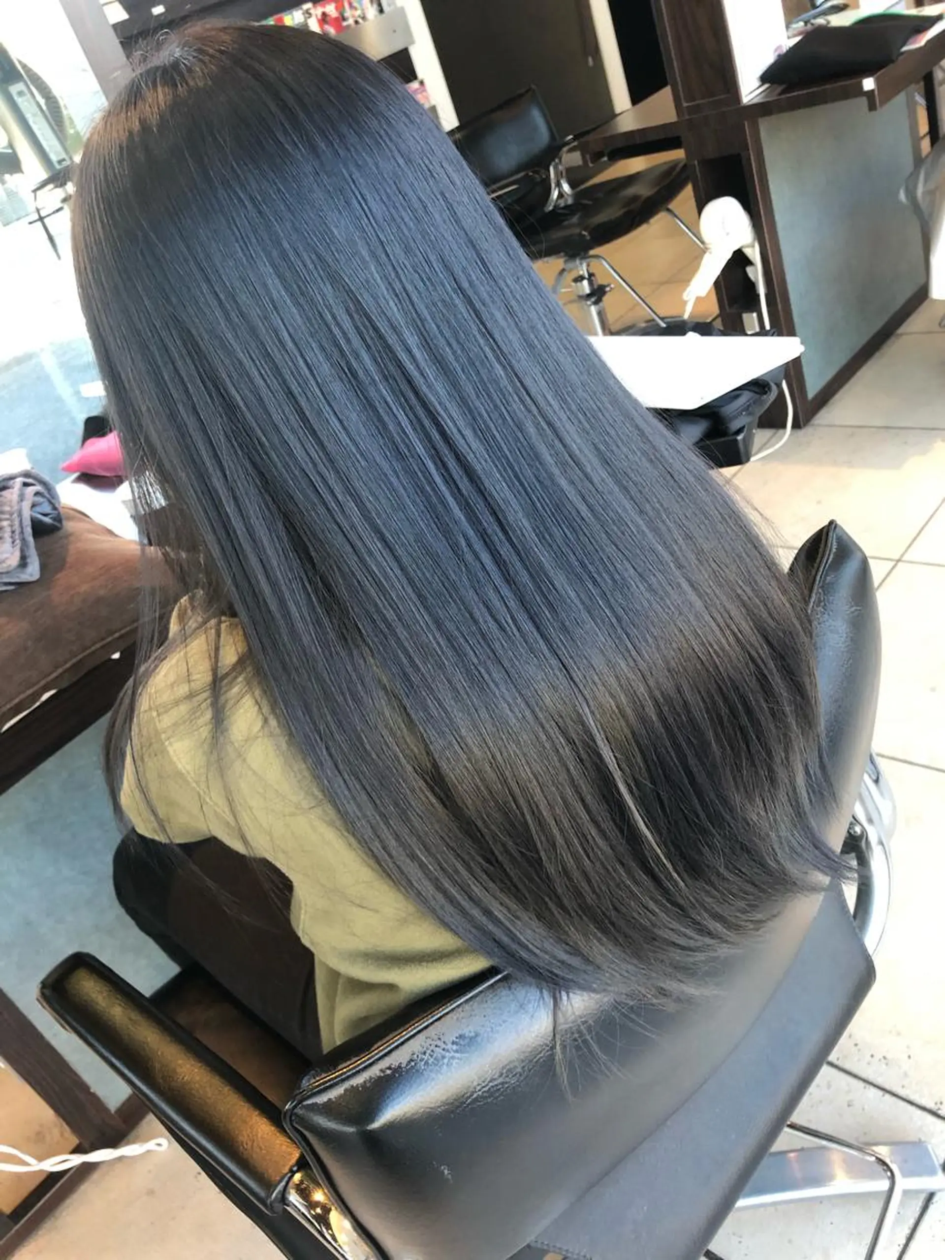 ロング GISELAジゼラ所属・手塚 亮汰のヘアスタイル