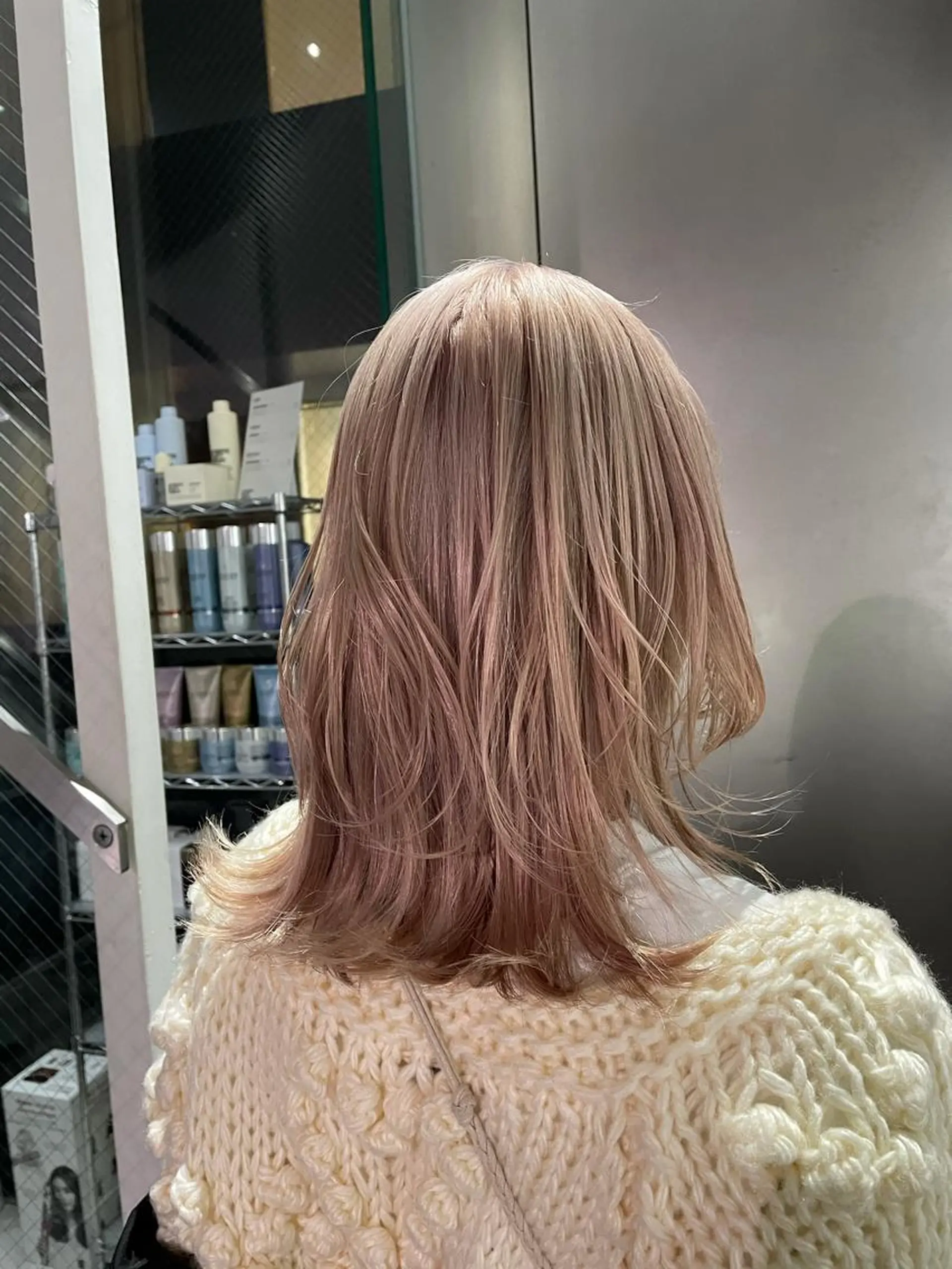 ミディアム miyu ハイトーン/レイヤーのヘアスタイル