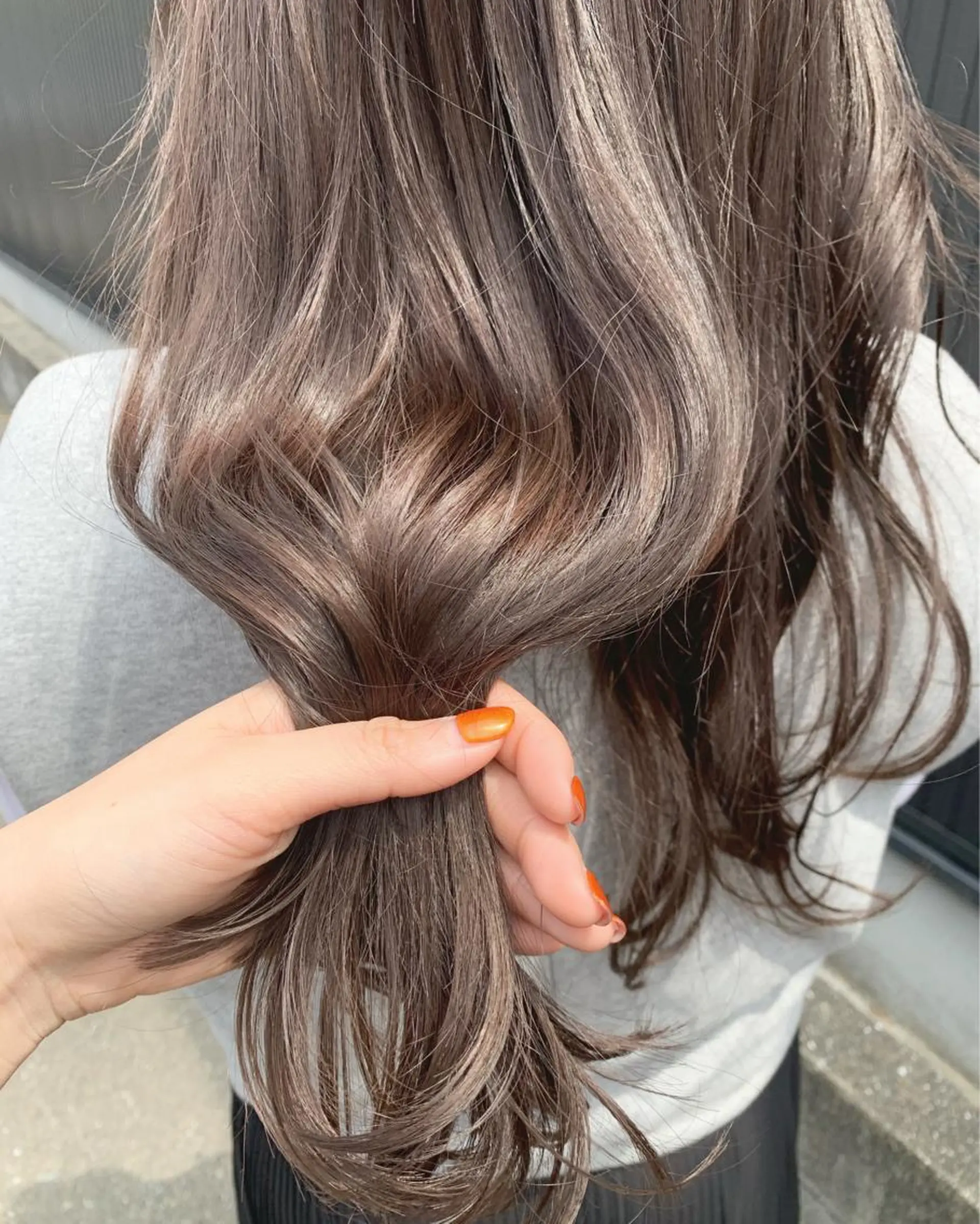 ロング カラー ベージュカラー 透明感カラー ラベンダーカラー ラベンダーベージュ カット ヘアカラー トリートメント hub hair レイヤー/透明感のヘアスタイル