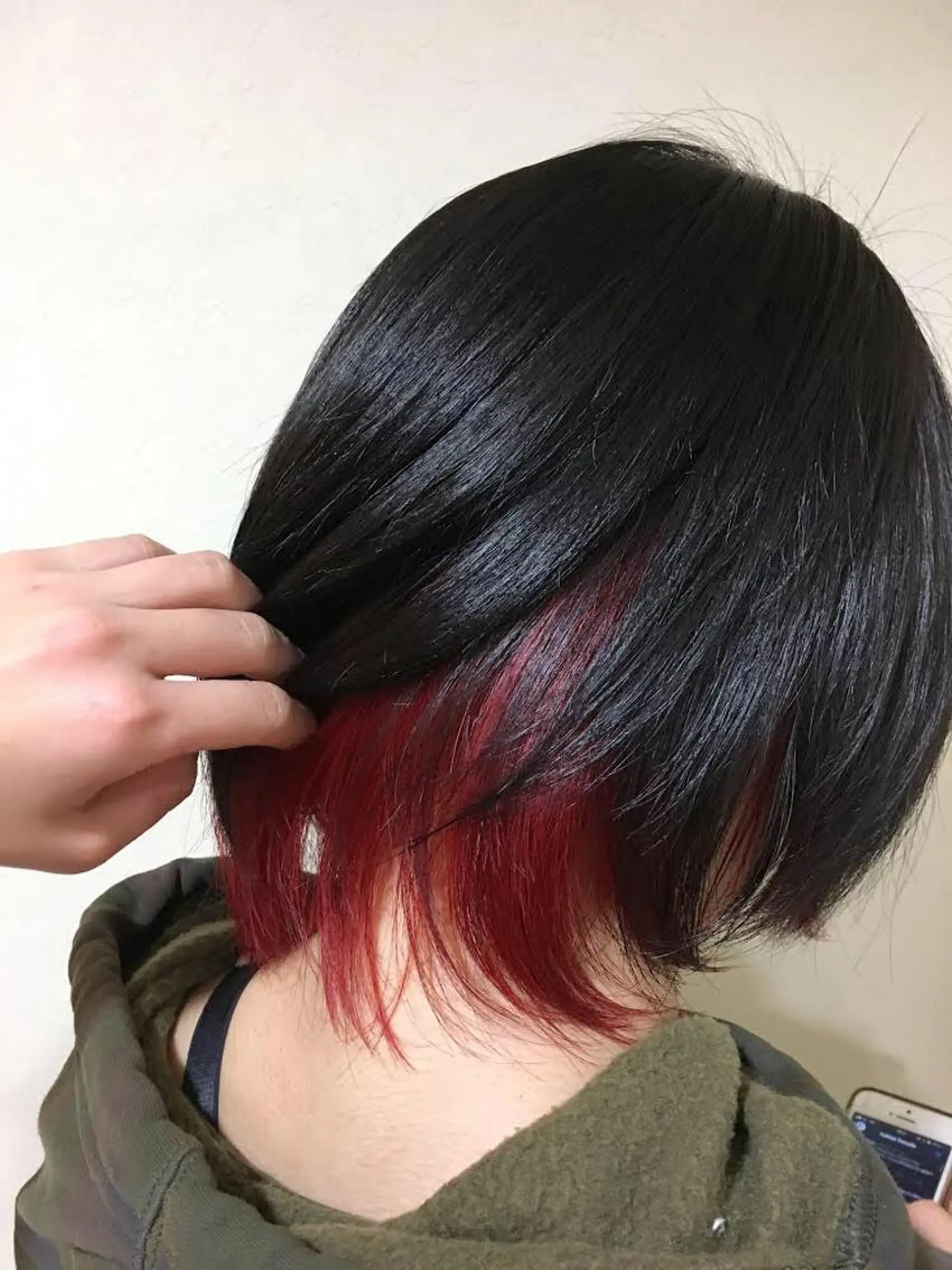 カラー 工藤 綾華のヘアスタイル
