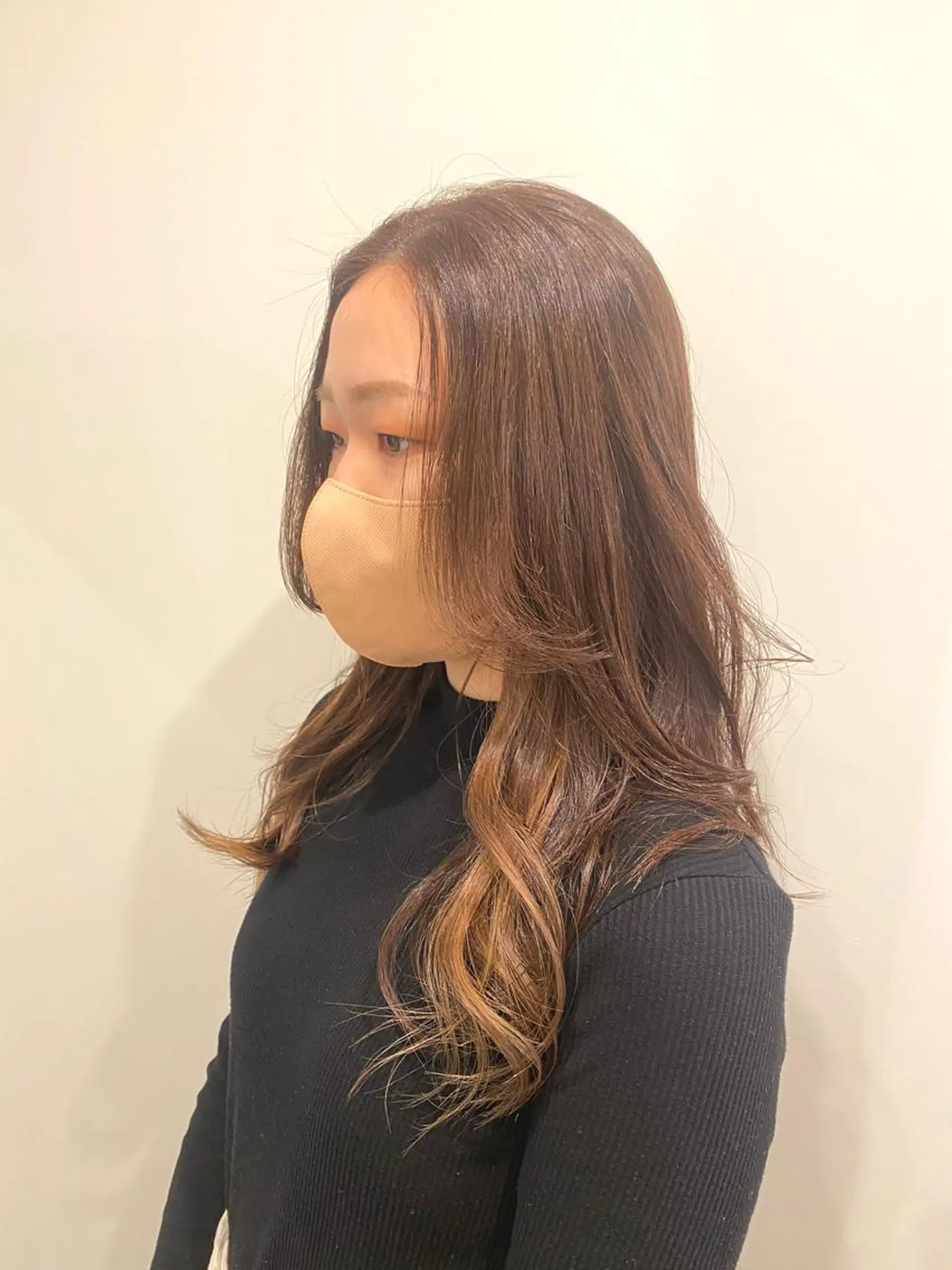 ロング カラー ベージュカラー ブリーチ イヤリングカラー ヘアカラー 🍑 モモカ🍑のヘアスタイル