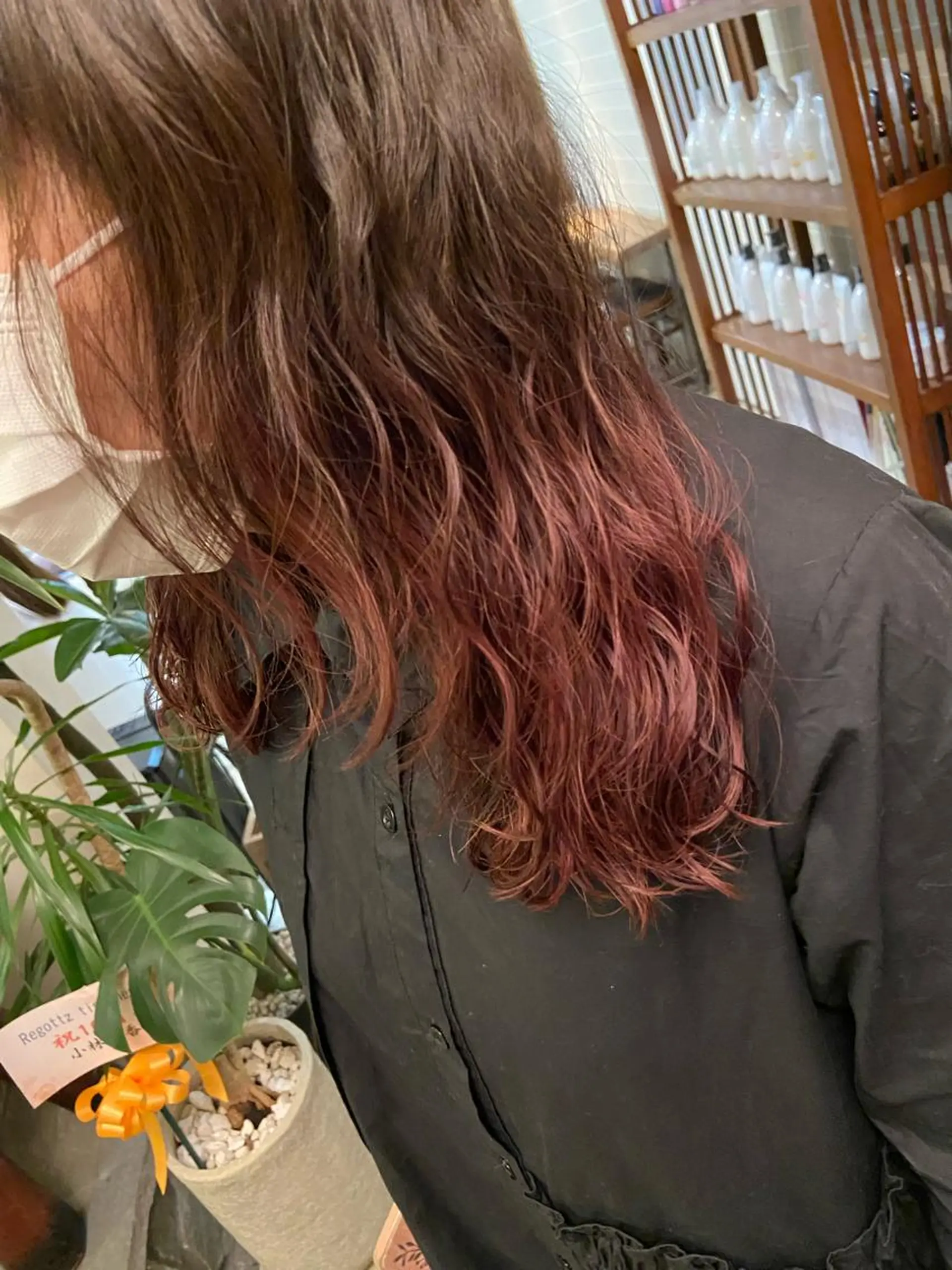 ミディアム カラー ブリーチ グラデーションカラー ブリーチなしカラー ALLEN hair九条店所属・西田 莉緒のヘアスタイル