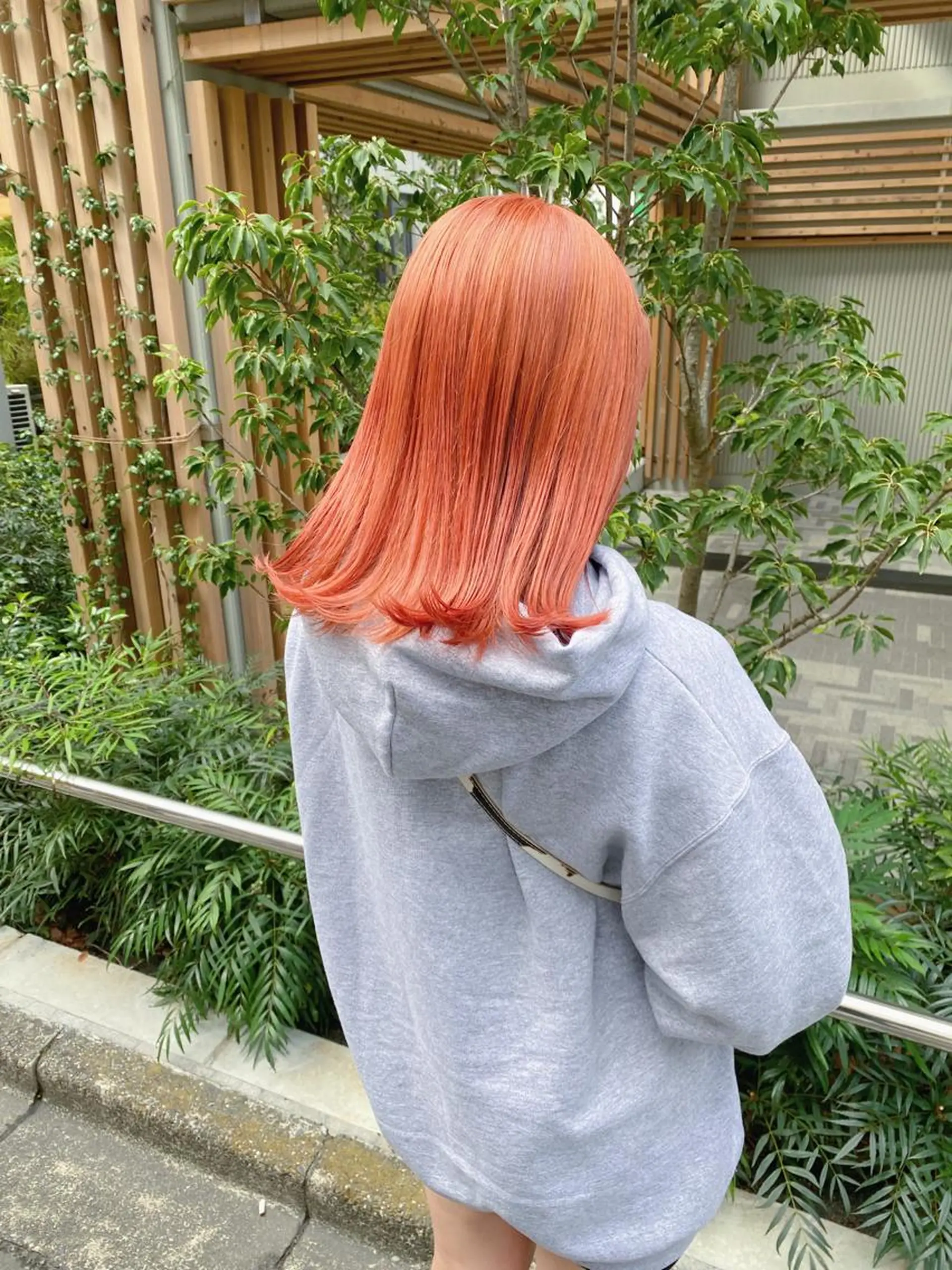 セミロング カラー ヘアアレンジ オレンジ ピンクカラー ヘアカラー トリートメント flamme Annaのヘアスタイル