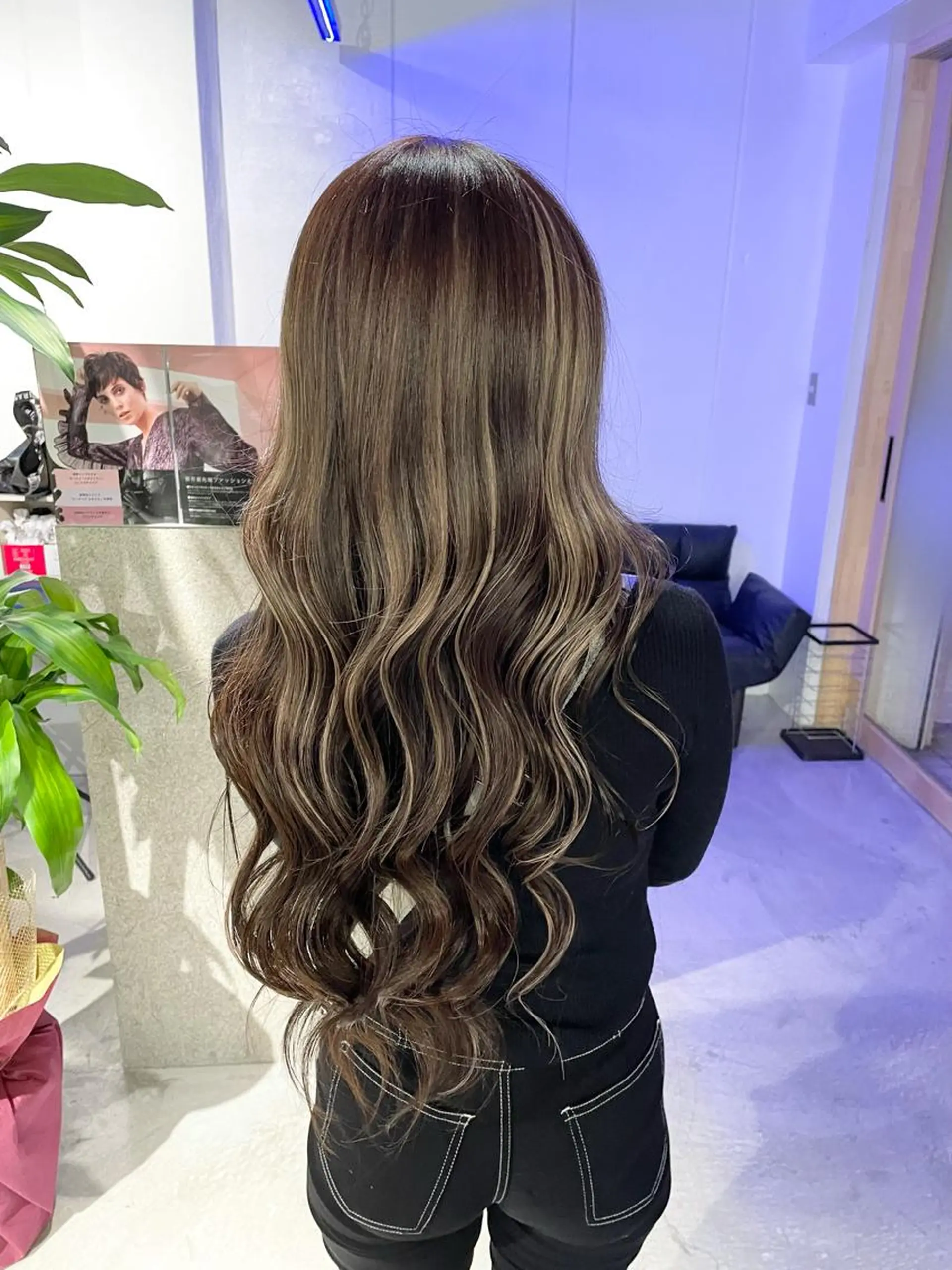 セミロング シールエクステ エクステ ハイライト レイヤーカット K!ng所属・レイヤーカット/ 髪質改善/ハイライトのヘアスタイル