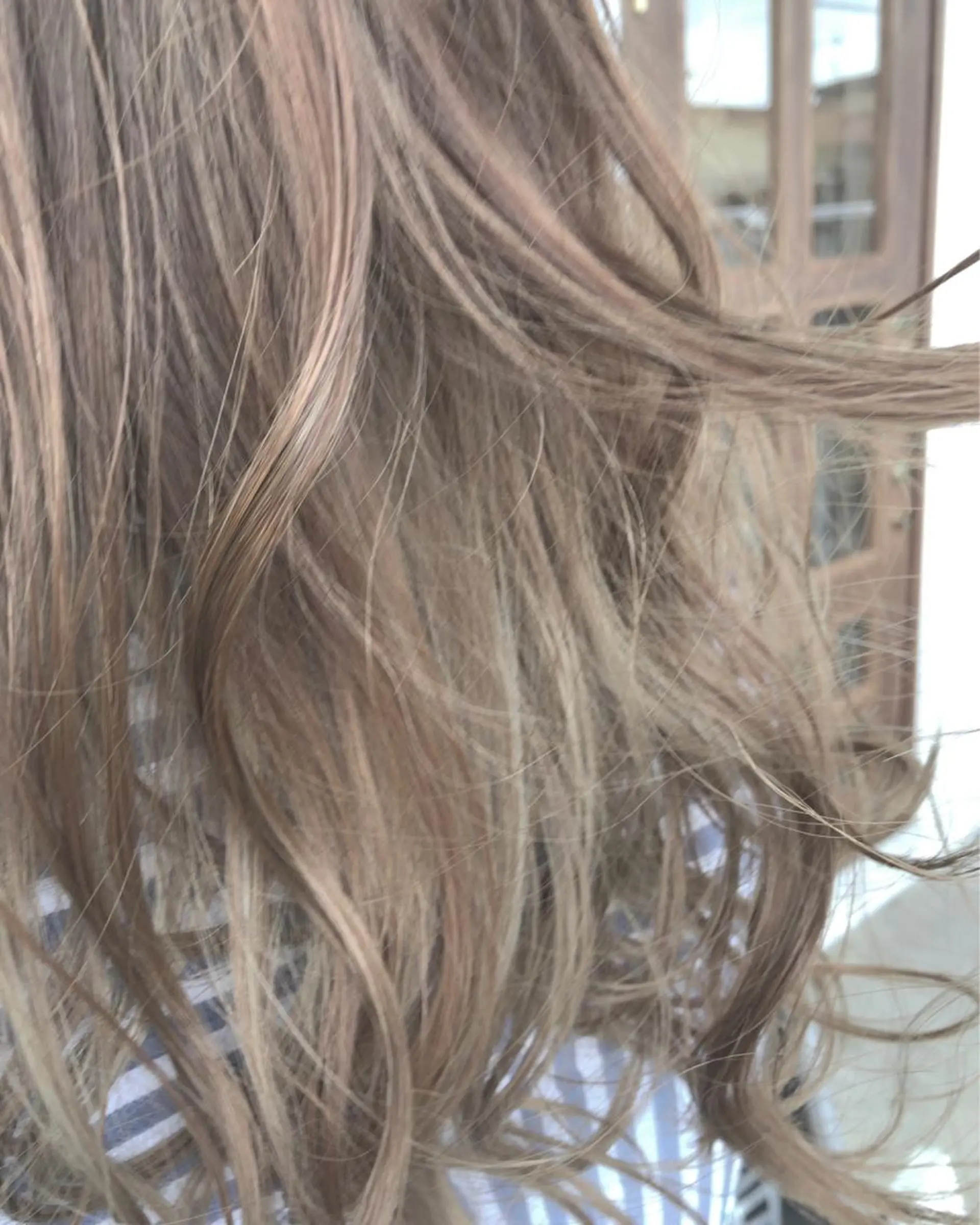 セミロング カラー レイヤーカット匠 イソザキノリユキのヘアスタイル