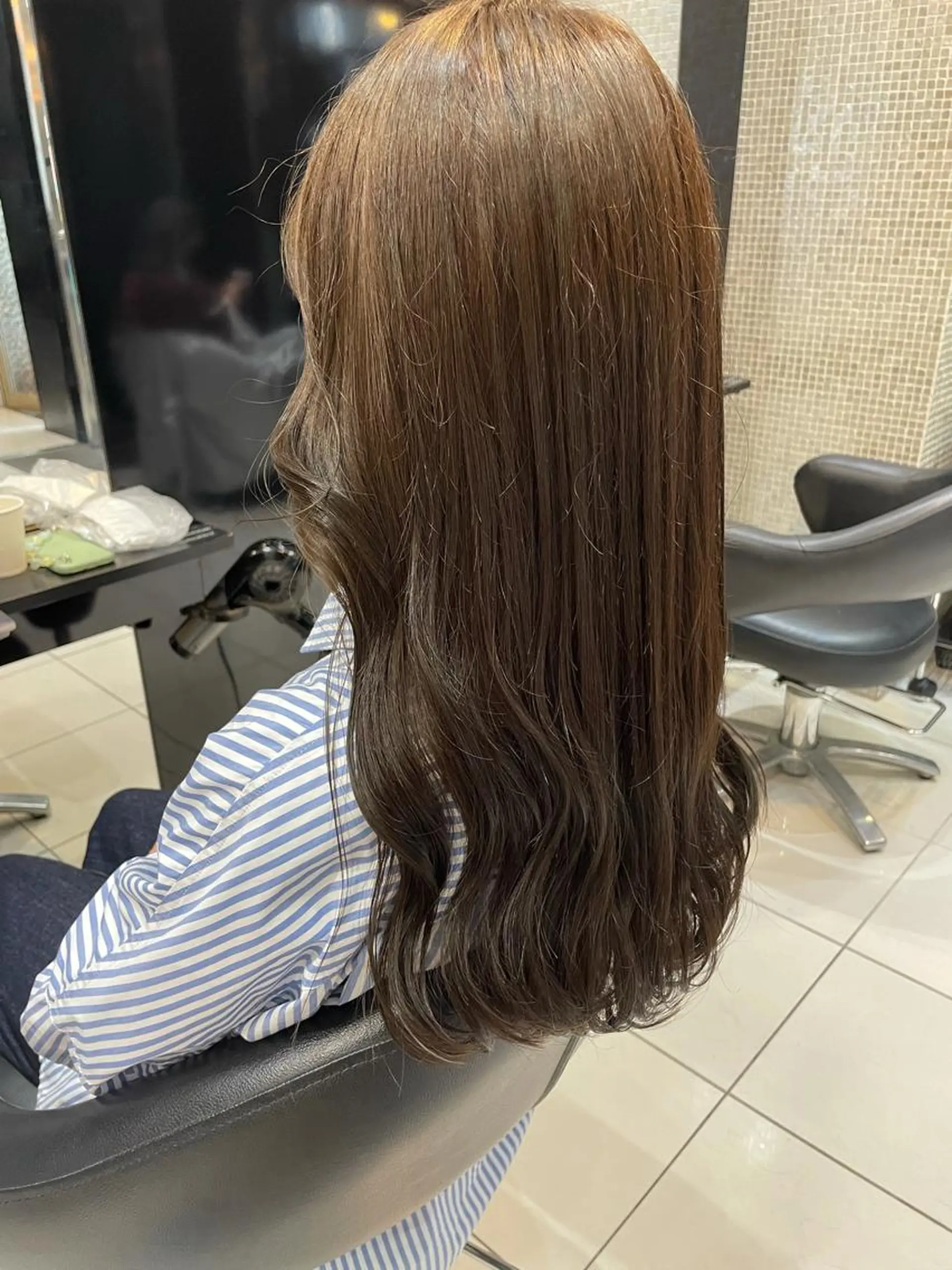 セミロング カラー 女性リピ90%🍨 🩷佐藤みずきのヘアスタイル