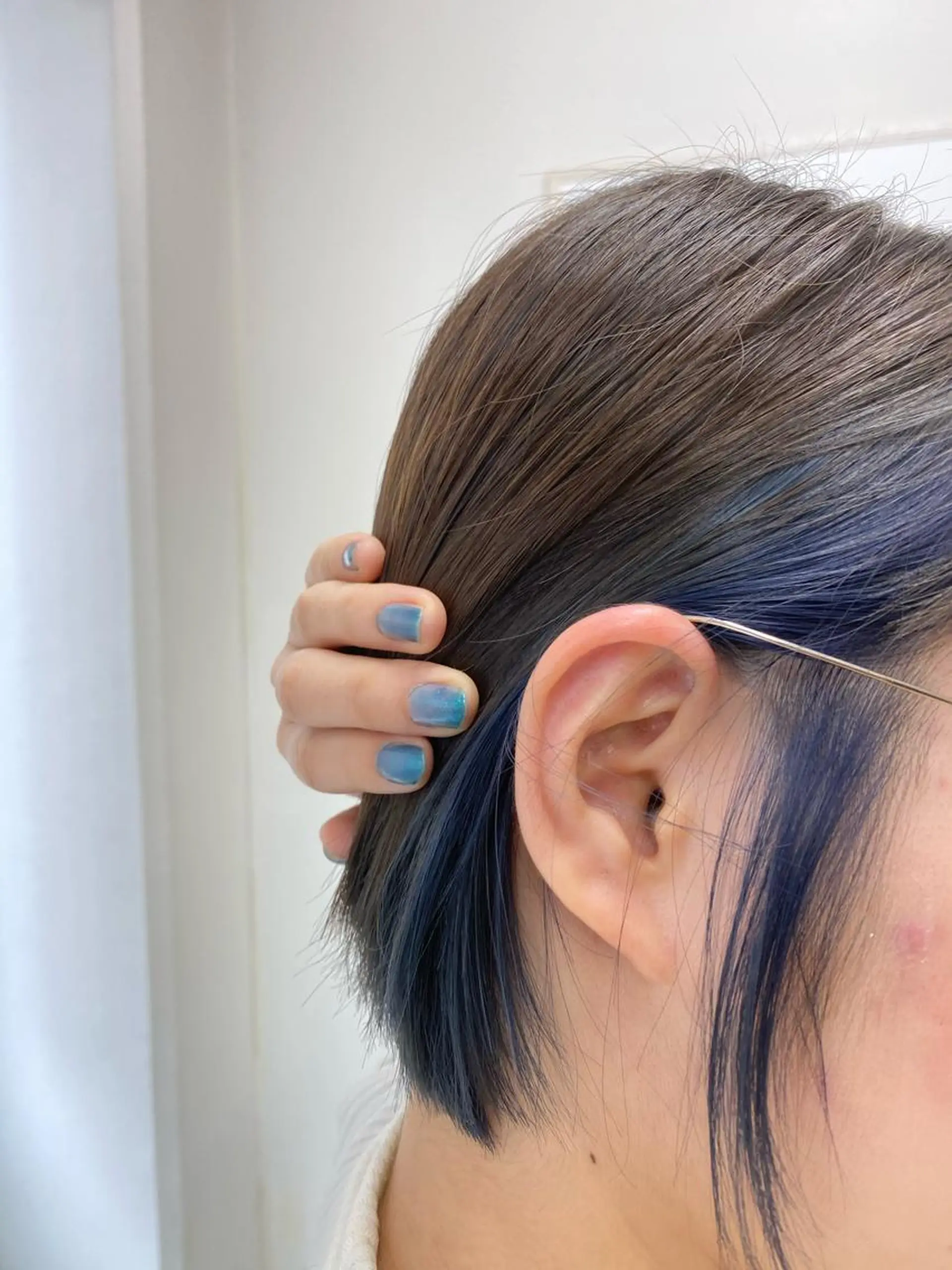 ショート カラー ブリーチ インナーカラー ヘアカラー 長谷川 誠志のヘアスタイル