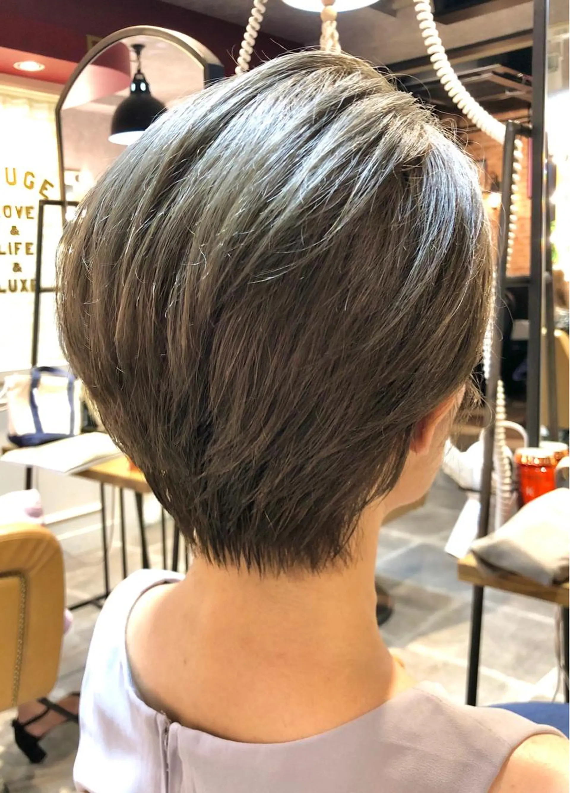 ショート カラー Lond re Maison.原宿のヘアスタイル
