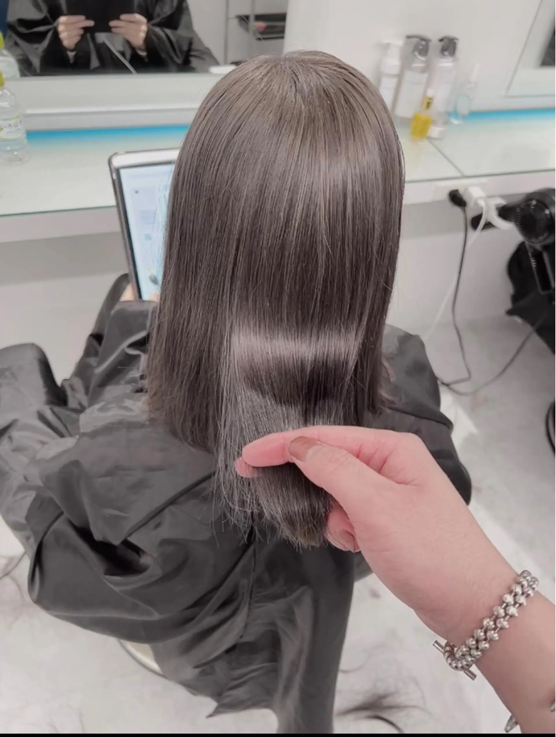 ロング カラー ヘアアレンジ マユクリア池袋東口店所属・マユクリア 池袋東口店の眉毛・アイブロウイメージ