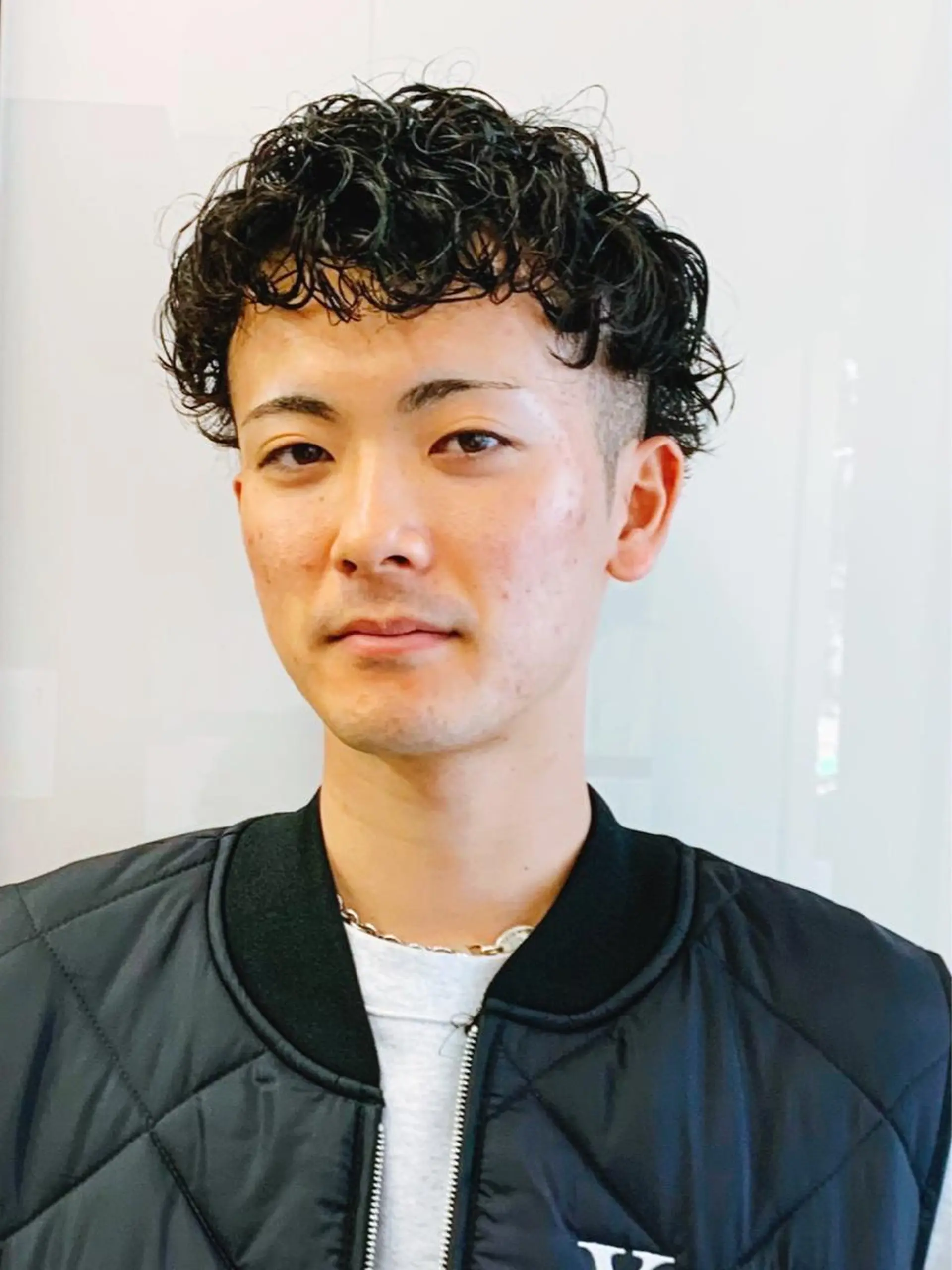 ショート パーマ メンズ 牧野 滉平のヘアスタイル
