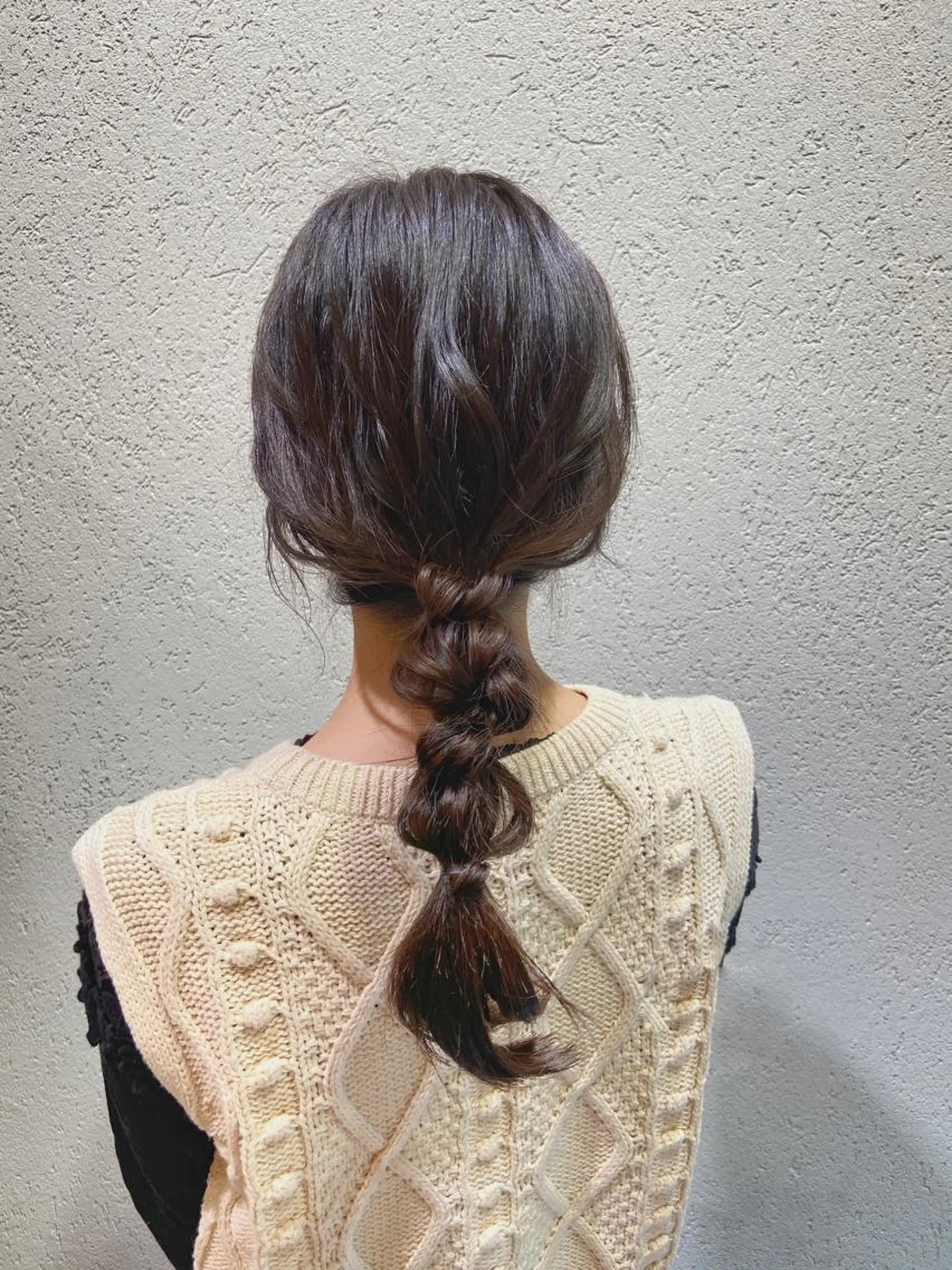 ロング カラー グレージュ ノイシキ サキのヘアスタイル