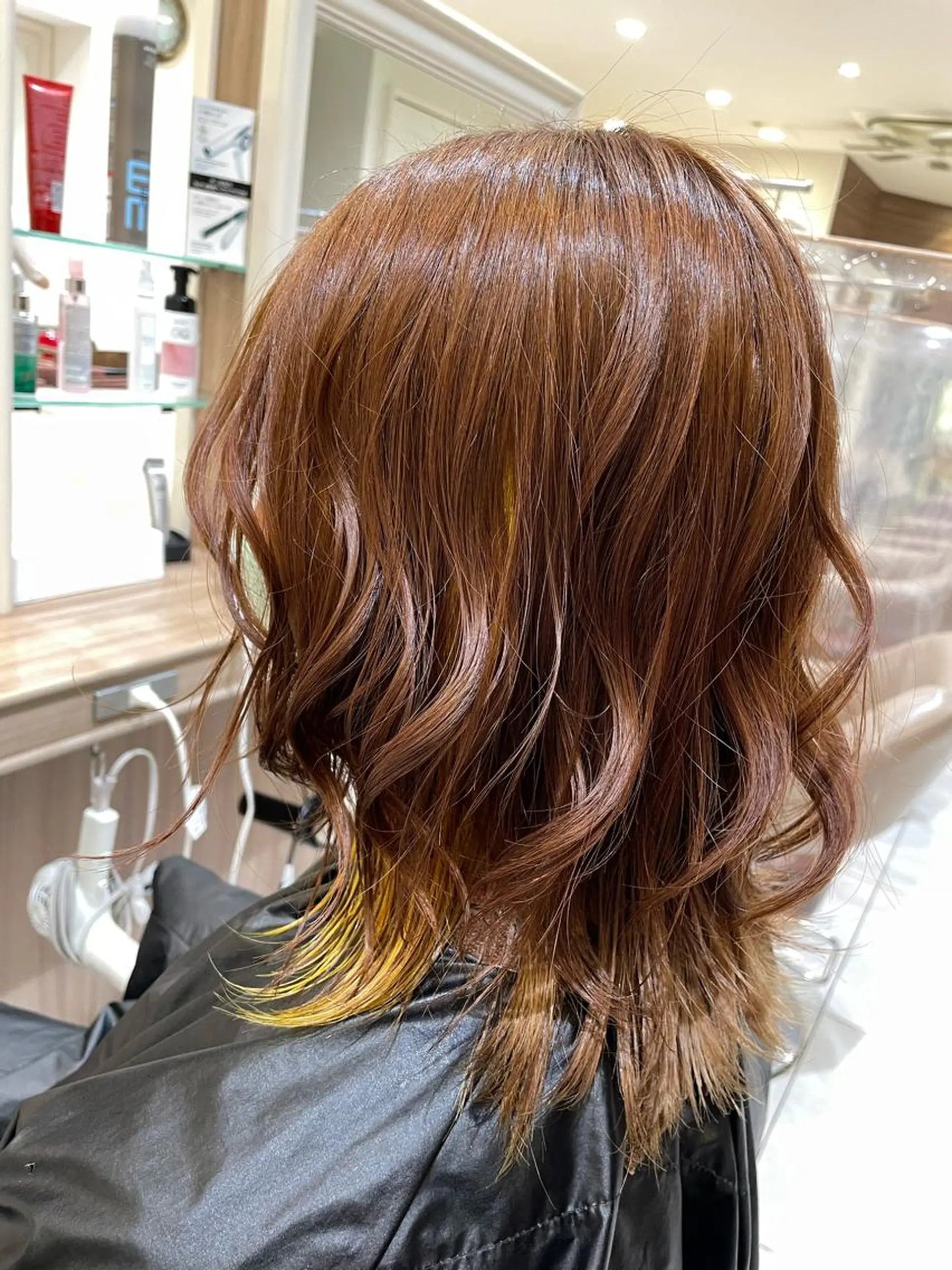 ミディアム カラー ブラウンカラー オリーブブラウン イエローカラー CUT  STUDIO 141所属・渡部 恭子のヘアスタイル