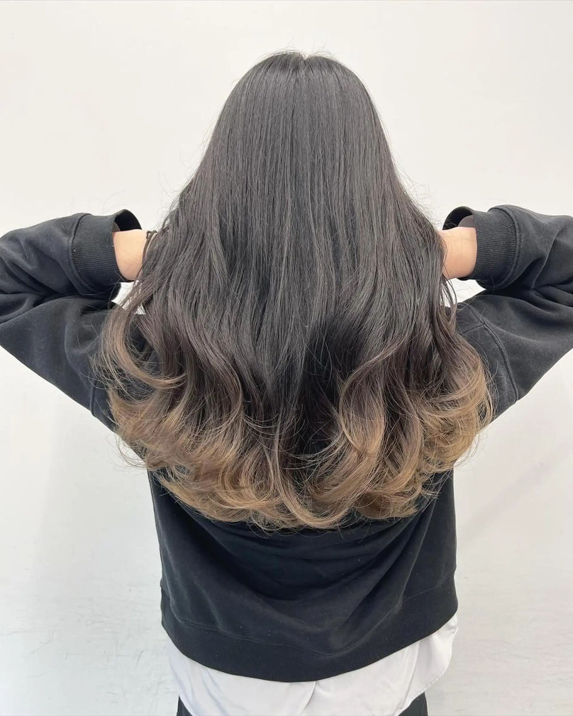 カラー ロング アディクシーカラー バレイヤージュ ブリーチ デザインカラー ダブルカラー ヘアカラー トリートメント 【公式】amble luxe池袋東口🩷のヘアスタイル