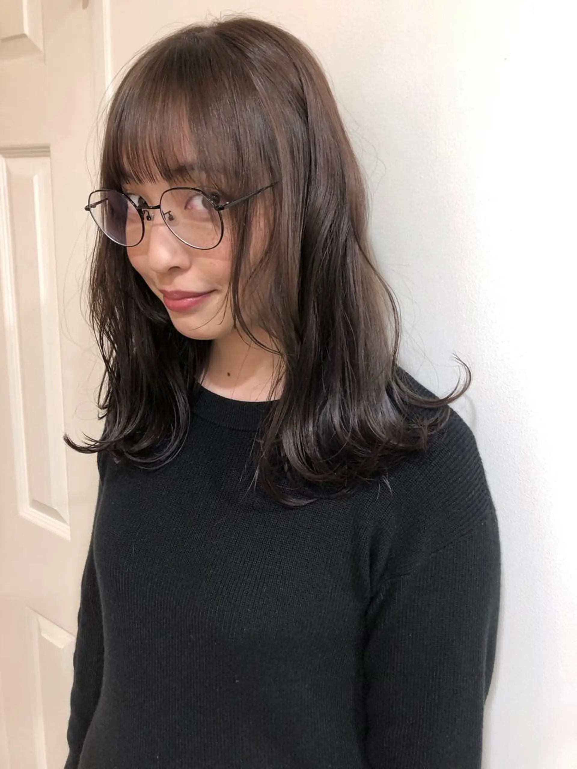 ミディアム カラー カット ヘアカラー トリートメント MIOベージュカラー 柔らかいカラーのヘアスタイル