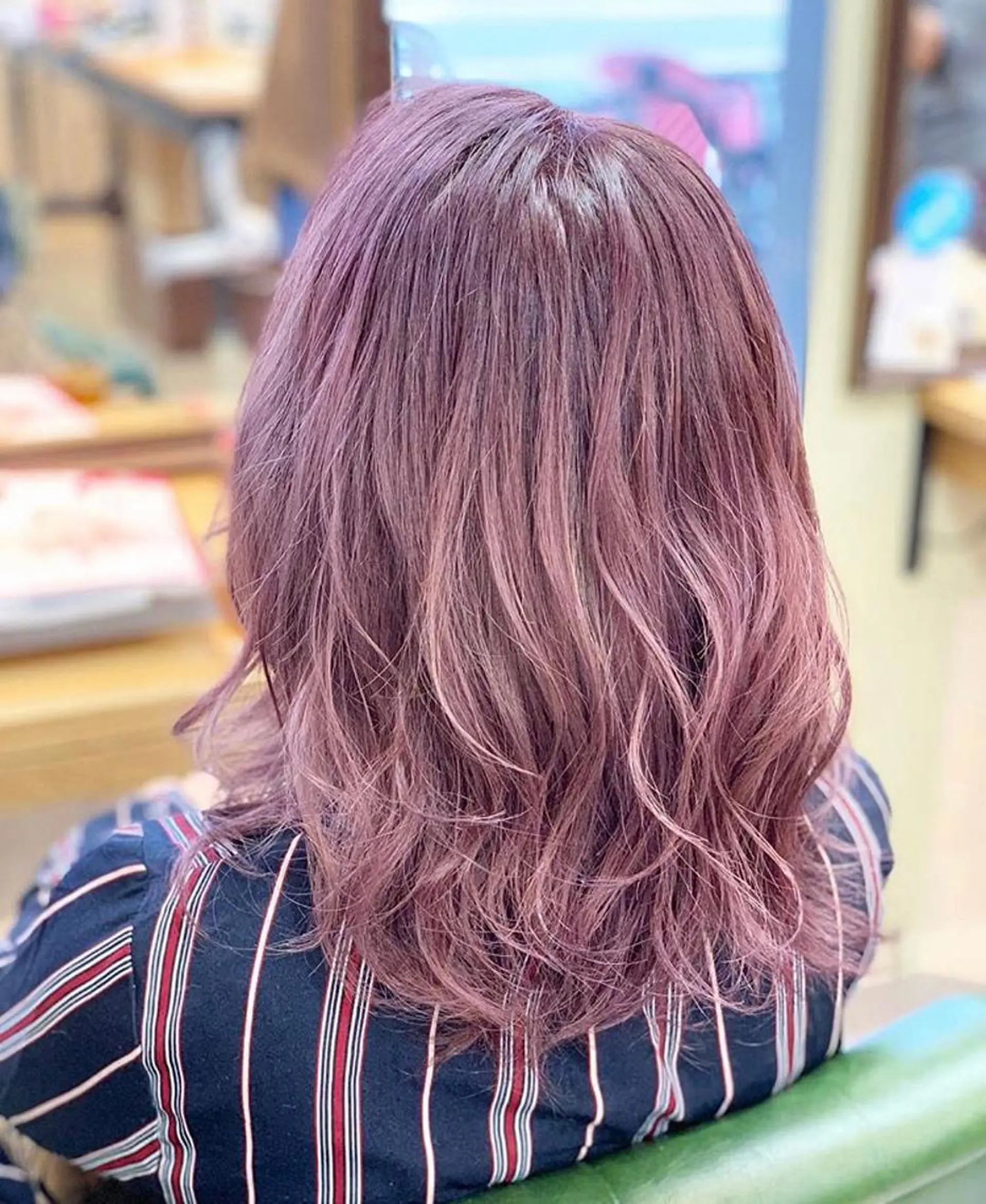 ミディアム ヘアカラー トリートメント KAJI MANAMIのヘアスタイル