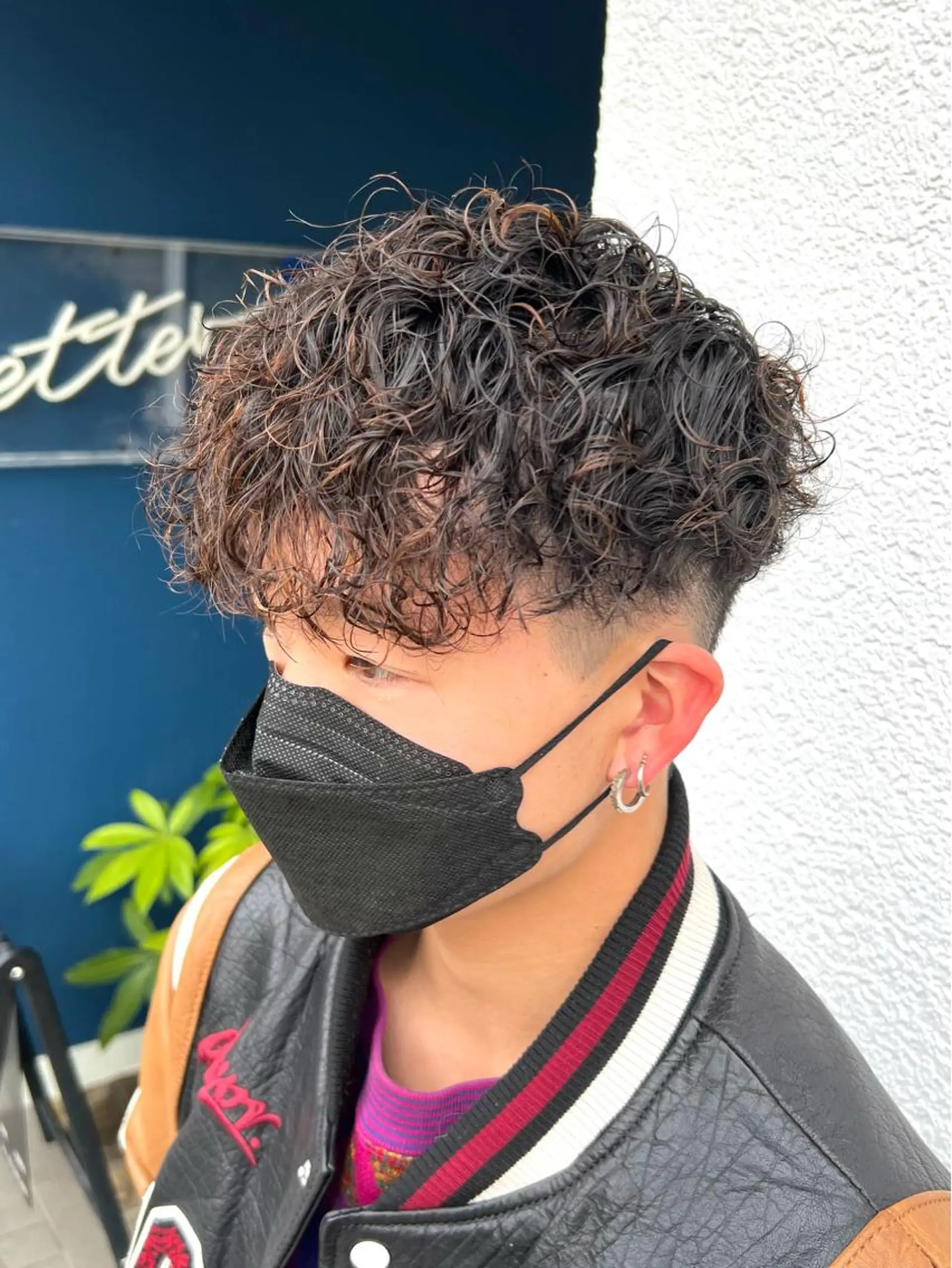ショート パーマ メンズ アップバング メンズブリーチ センターパート メンズハイライト メンズメッシュ men’s salon NOA solte. 【メンズサロン ノアソルテ】所属・メンズパーマ職人 加藤 弘貴のヘアスタイル