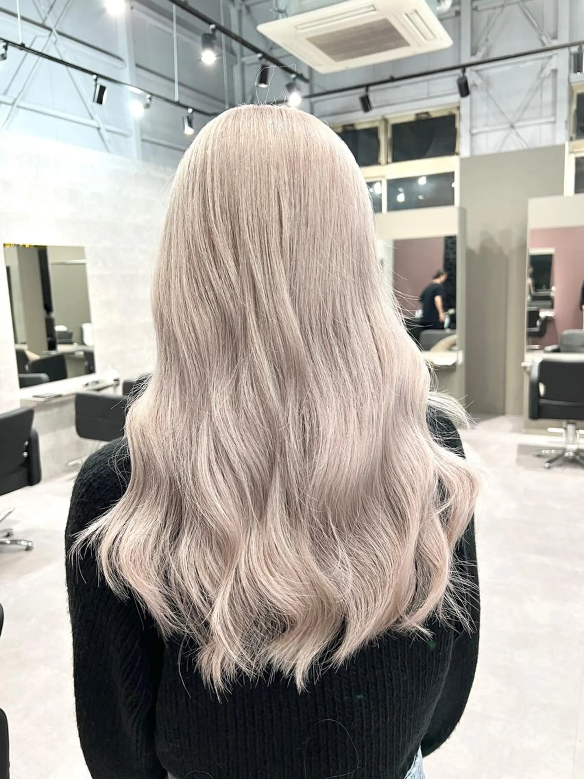 ロング カラー バレイヤージュ ブリーチ 抜きっぱなしブロンド ブロンド ケアブリーチ Via officialのヘアスタイル