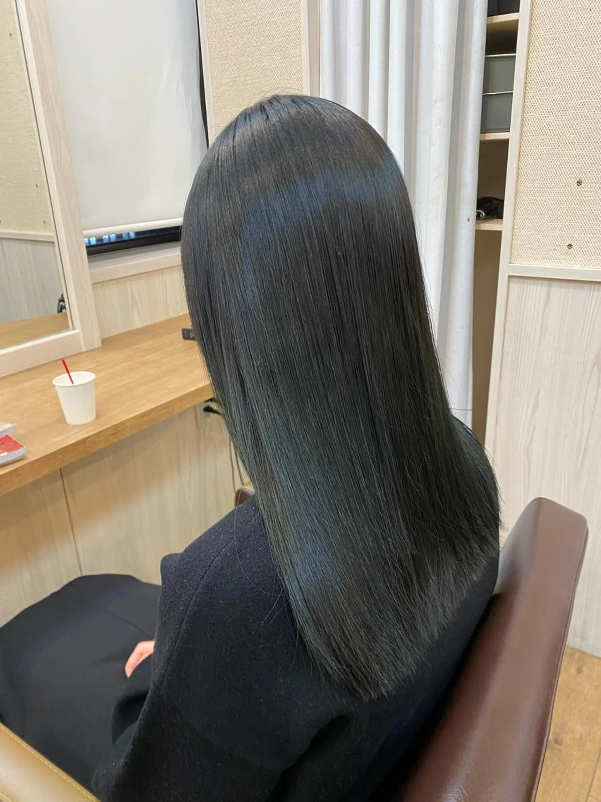 カラー 黒髪 ブルーカラー ブルーブラック カット ヘアカラー トリートメント NUMBER 天王寺YUYAのヘアスタイル
