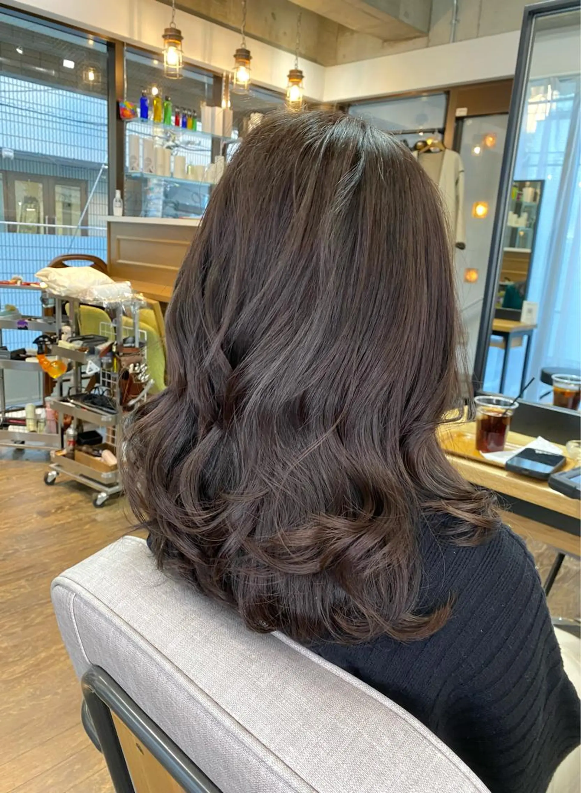 ミディアム カラー グレージュ レイヤーカット 統括マネージャー/ 髪のドクター/前原悟のヘアスタイル