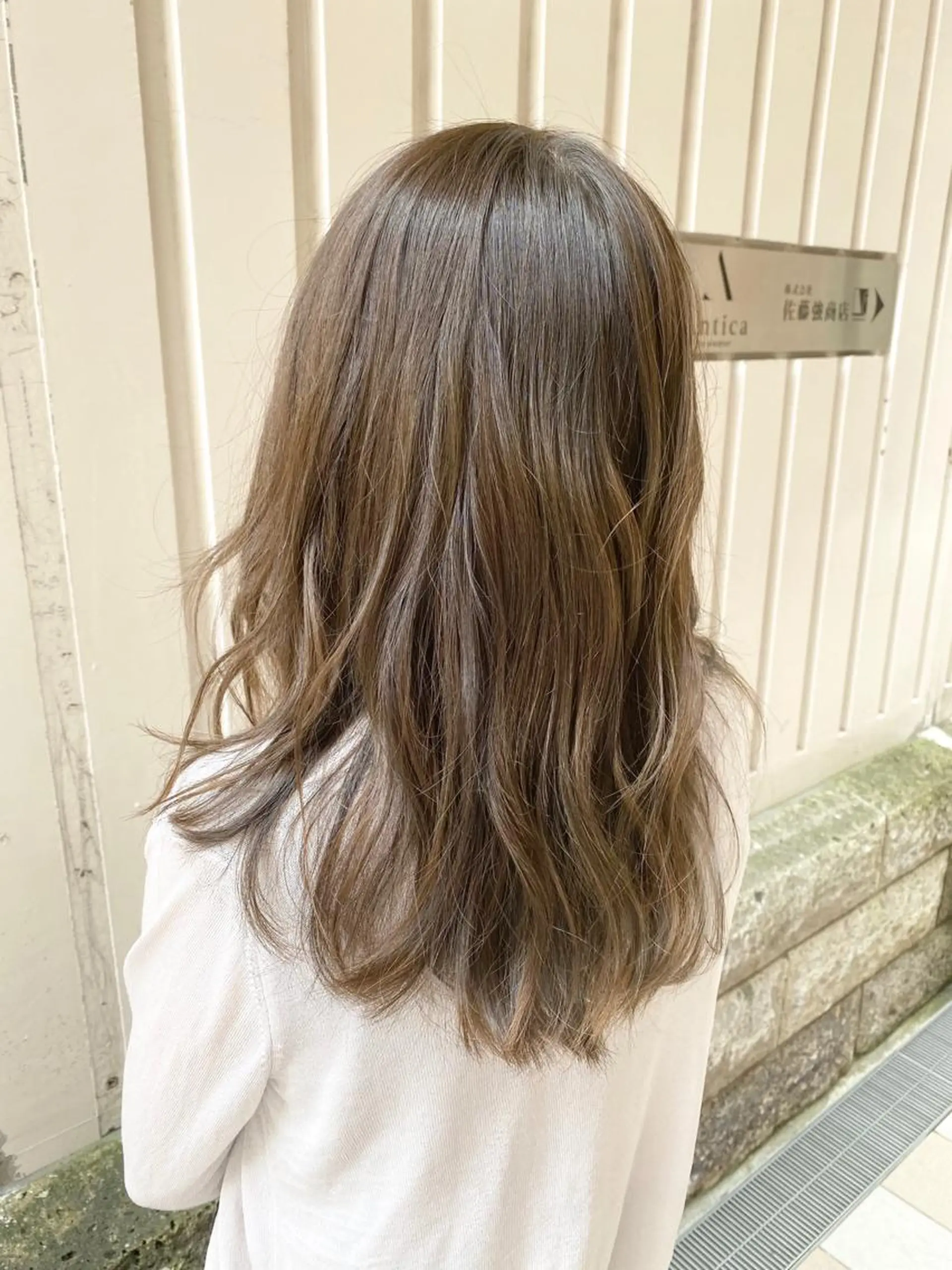 セミロング 髪質改善 ヒデのヘアスタイル