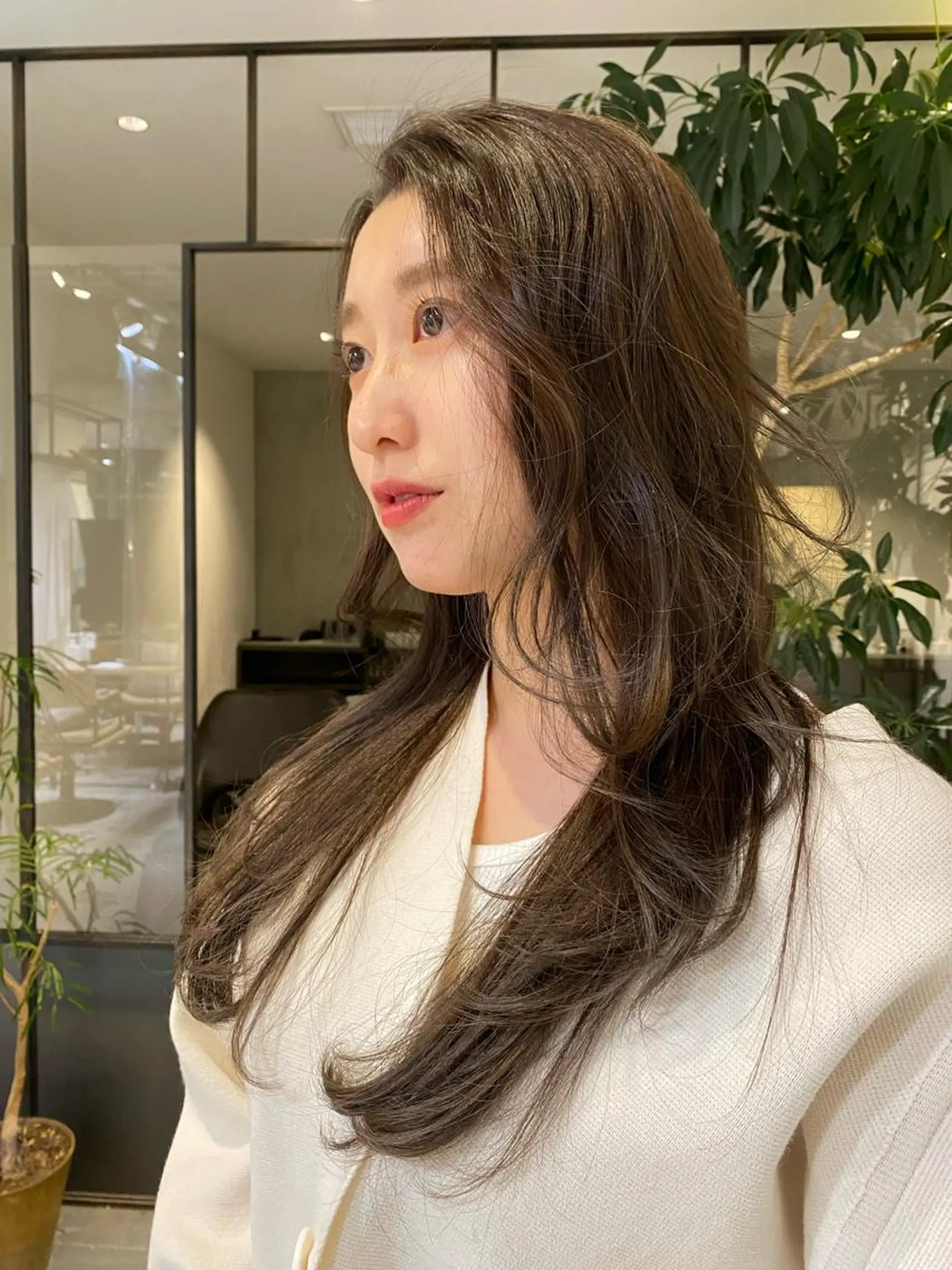 ミディアム カラー Hair & make Lamp所属・梅田のブリーチ特化 美容師KAI🥰のヘアスタイル