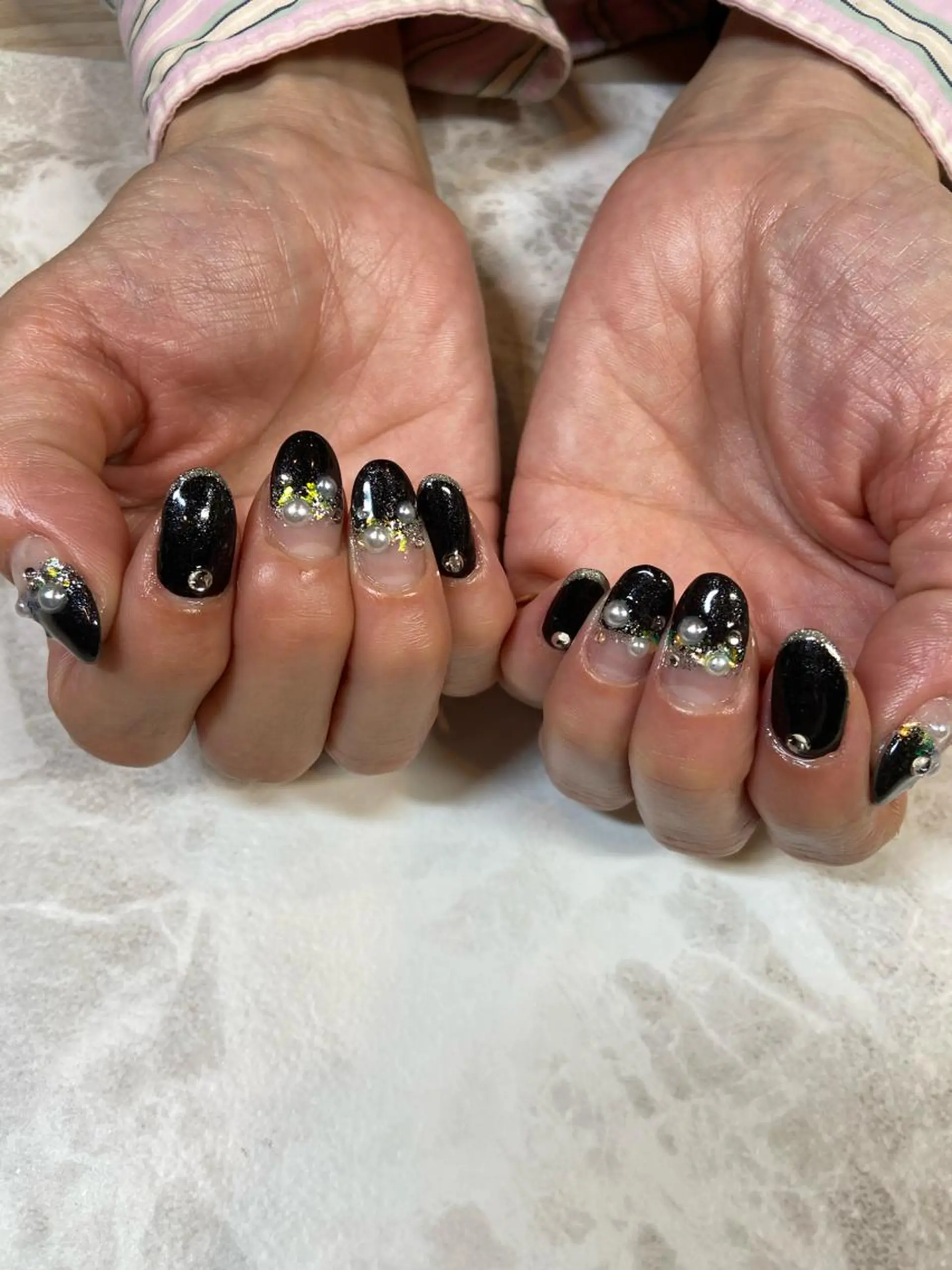 ミディアム ネイル キラキラネイル マグネットネイル ハンドネイル ネイルサロン ステラのネイルデザイン