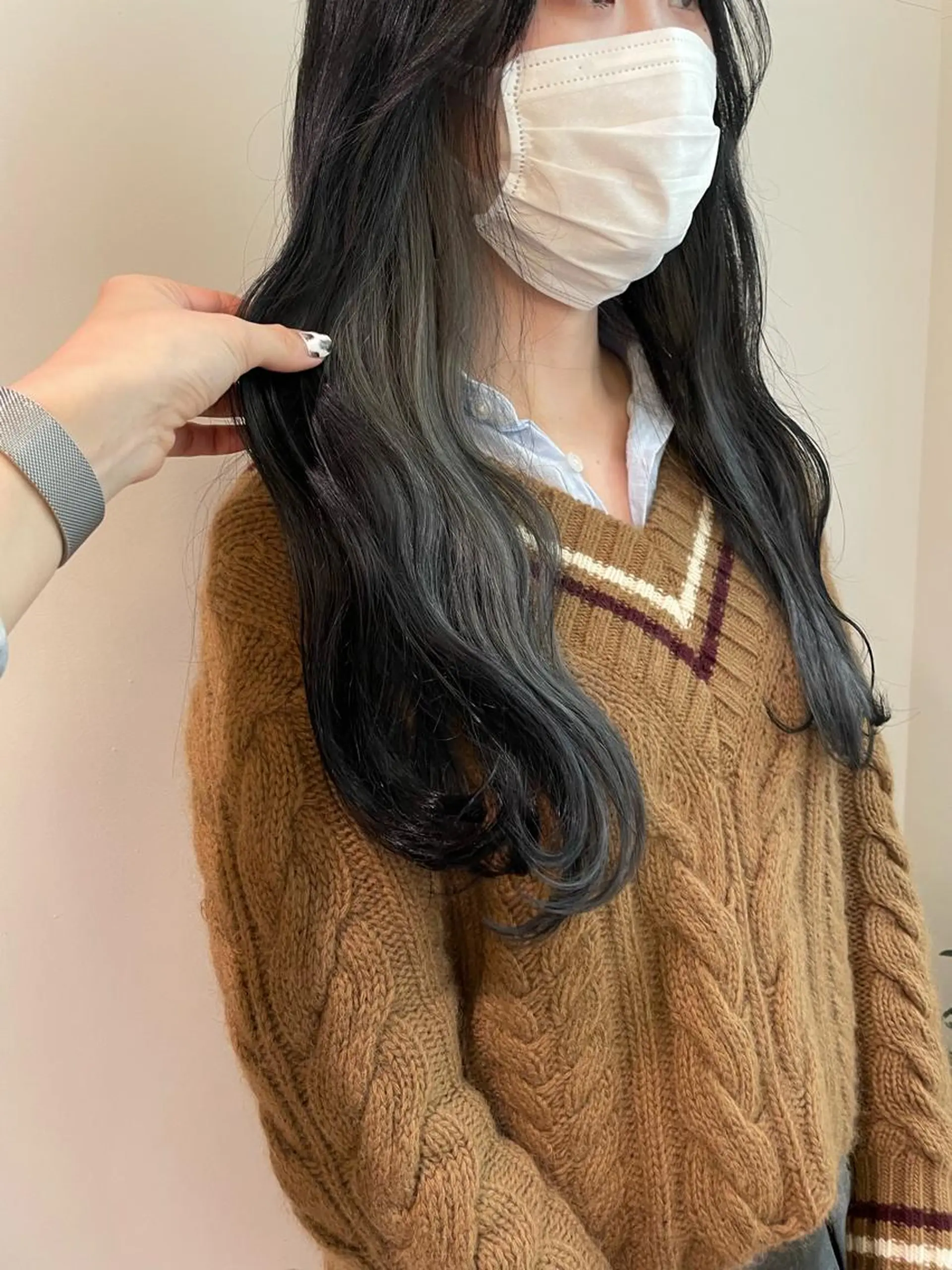 ロング カラー ミルクティー× グレージュMOMOのヘアスタイル