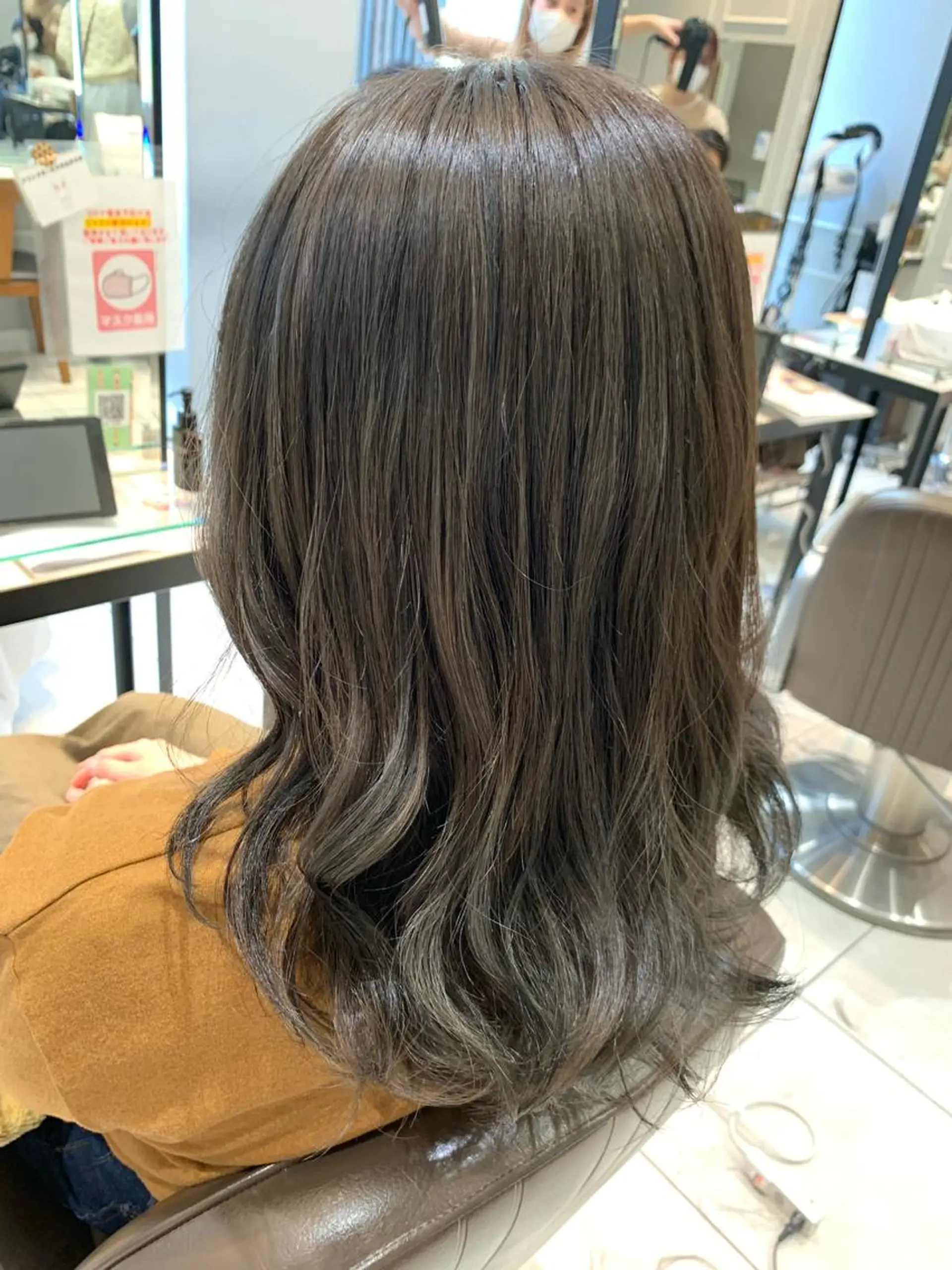 ミディアム カラー メンズ キッズ グレージュ カーキグレージュ 酸熱トリートメント/ 髪質改善🌟玉井香奈のヘアスタイル