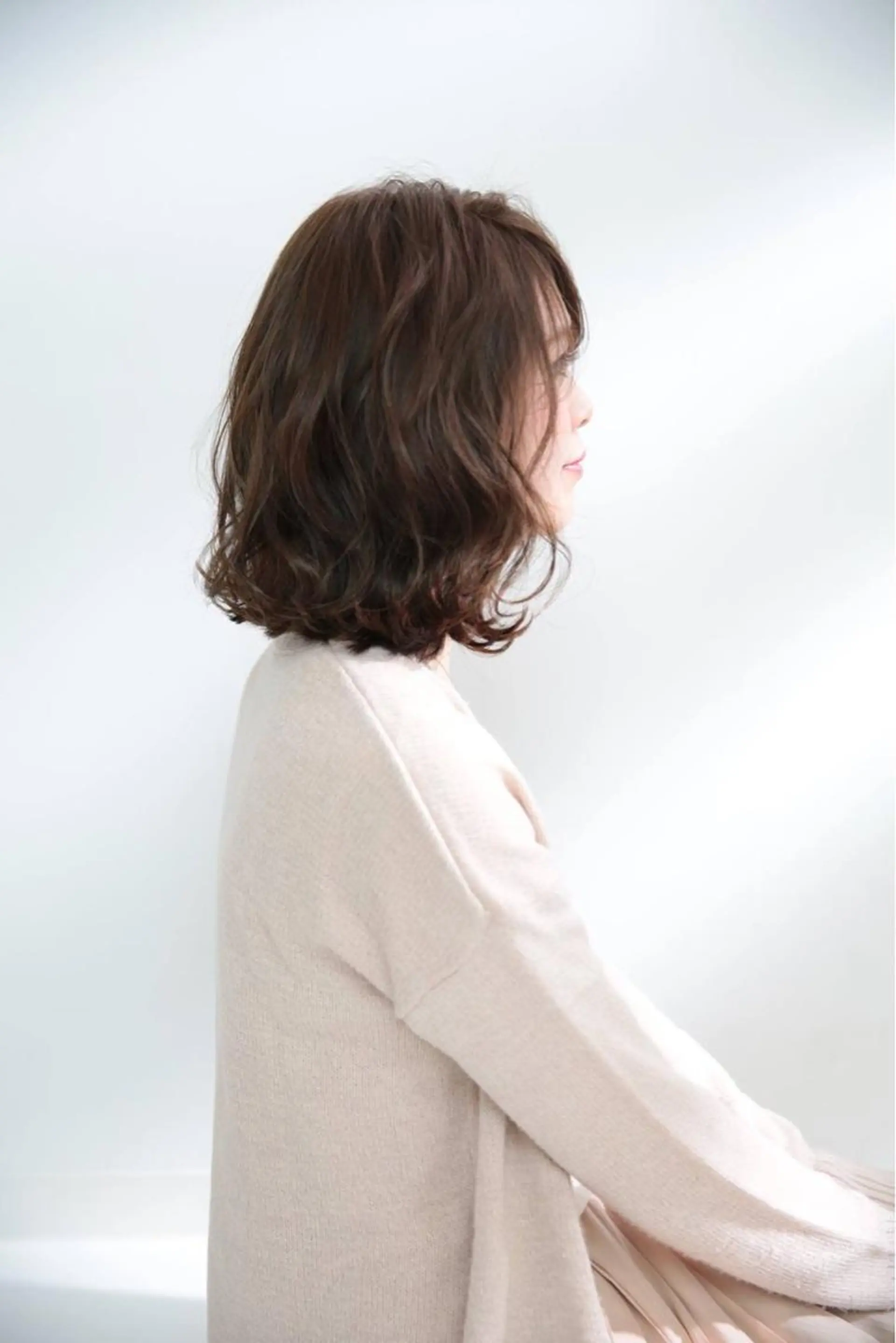 ミディアム ブリーチなしダブル/ レイヤーカット 小棹のヘアスタイル