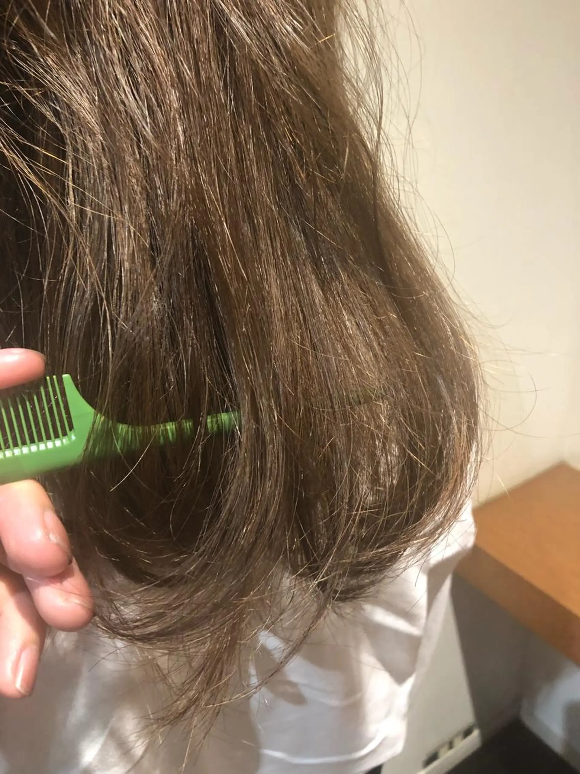 セミロング カラー ベージュカラー ブリーチ フォギーベージュ 高山🐬髪質改善 池袋で縮毛矯正のヘアスタイル