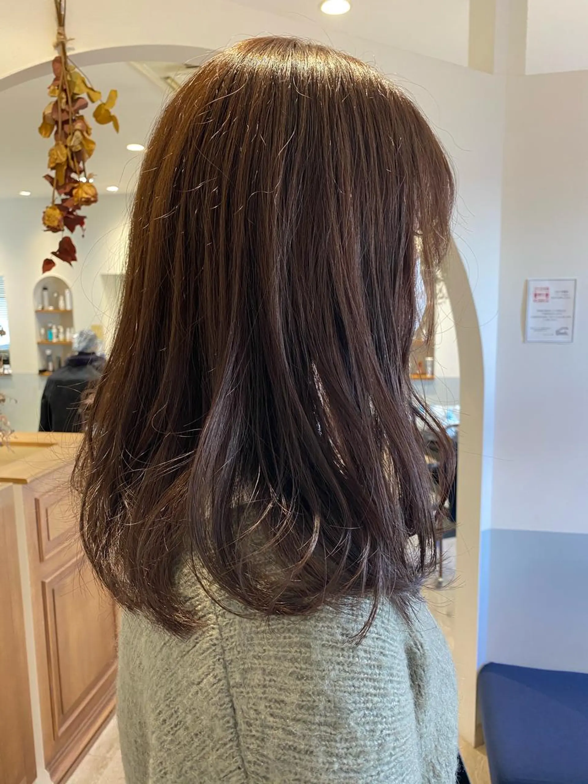 ミディアム カラー 🩰オリーブ/ ベージュ松本咲花🩰のヘアスタイル