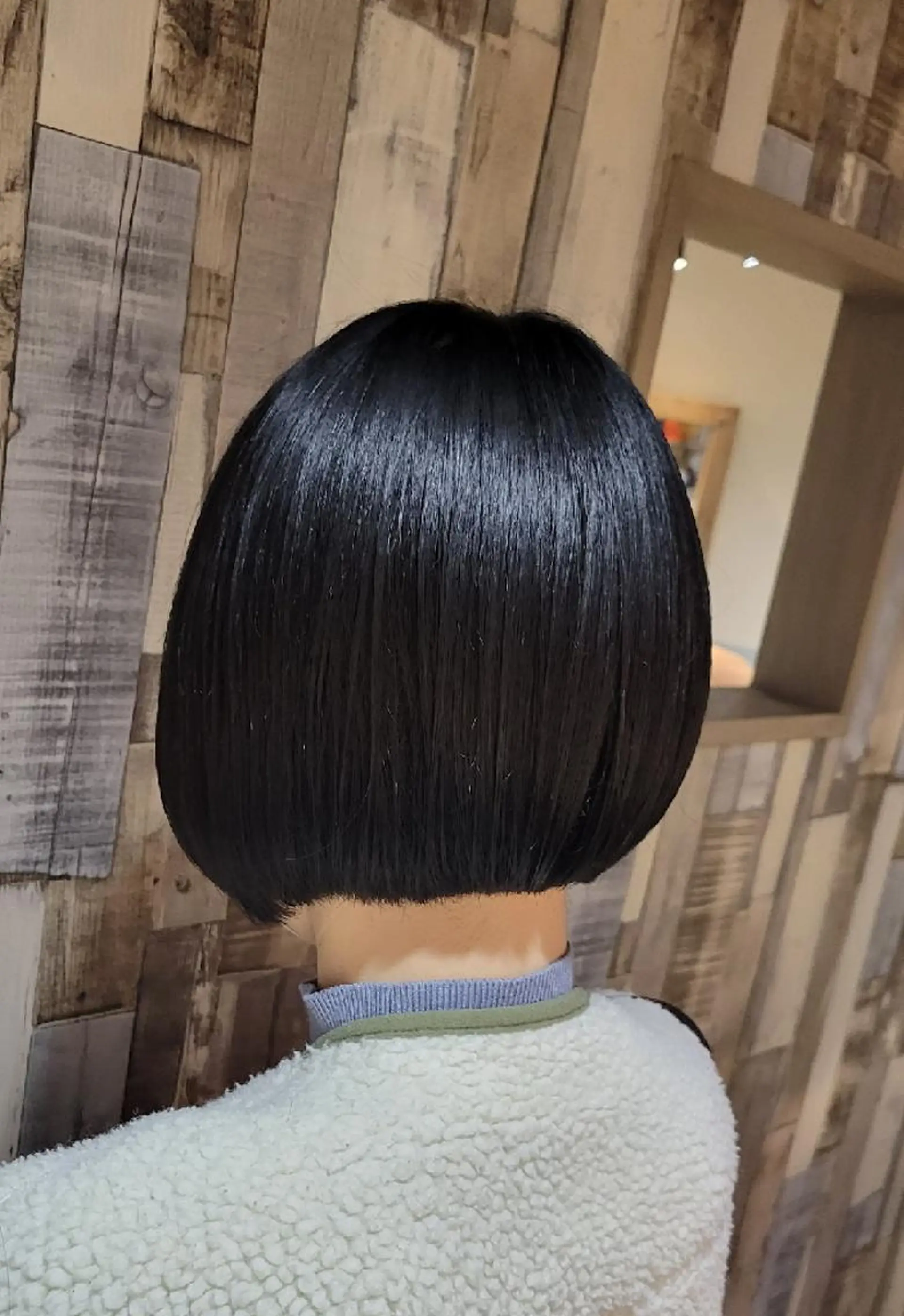 ショート カット alushe 岡 陽子のヘアスタイル