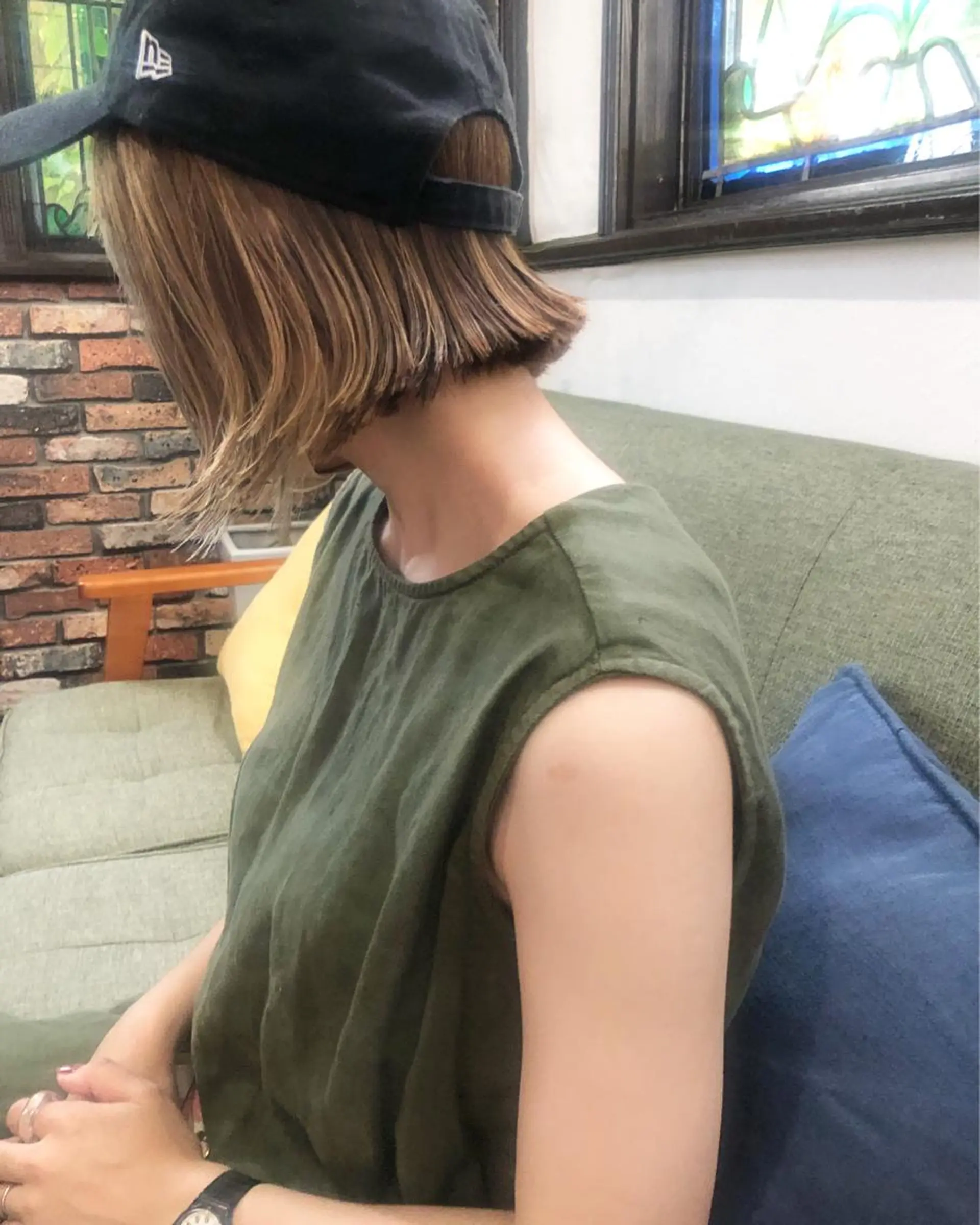 ショート カラー ベージュカラー ハイライトカラー ハイライト カット ヘアカラー 江原 彩華のヘアスタイル