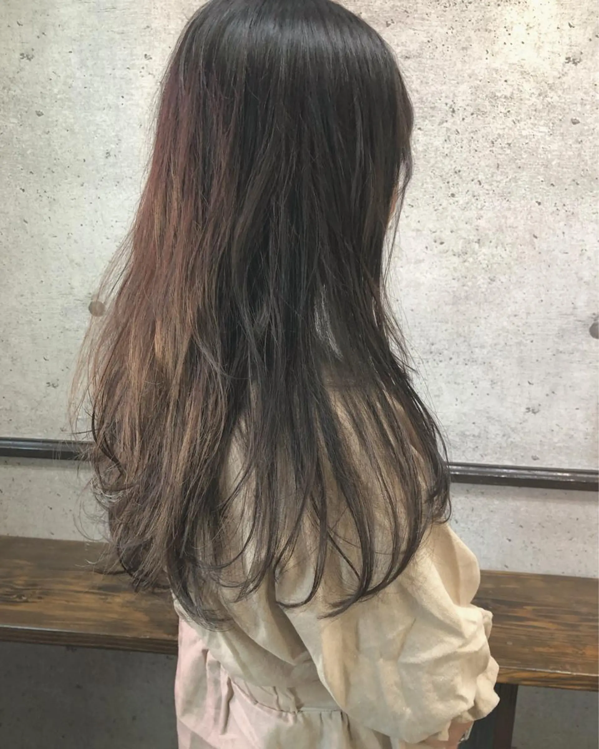 ロング カラー ブラウンカラー パープルカラー カット ヘアカラー 江原 彩華のヘアスタイル