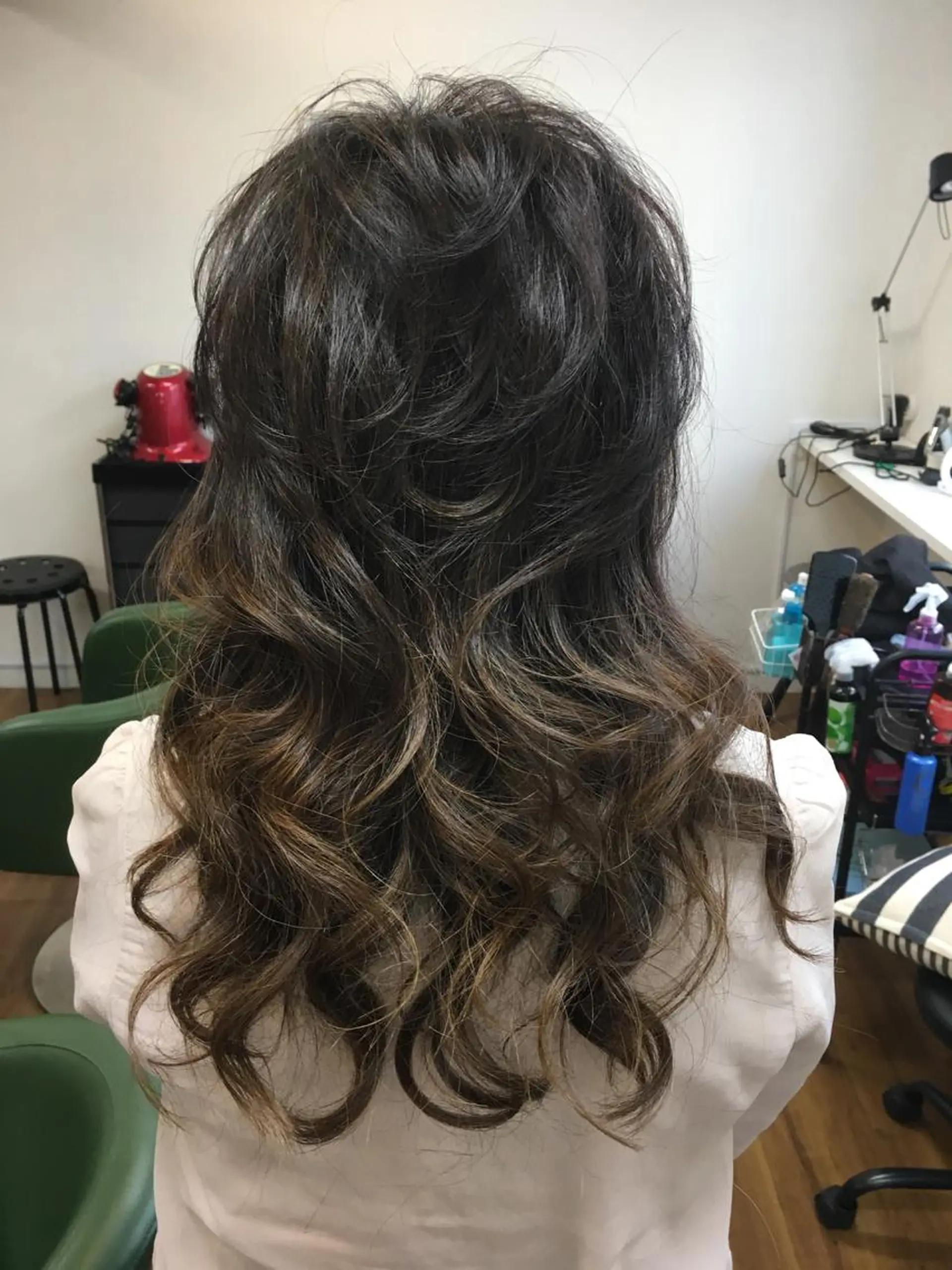 セミロング カラー ヘアアレンジ PALETTE(パレット)所属・SHIORI💜口コ ミNo.1艶カラーのヘアスタイル