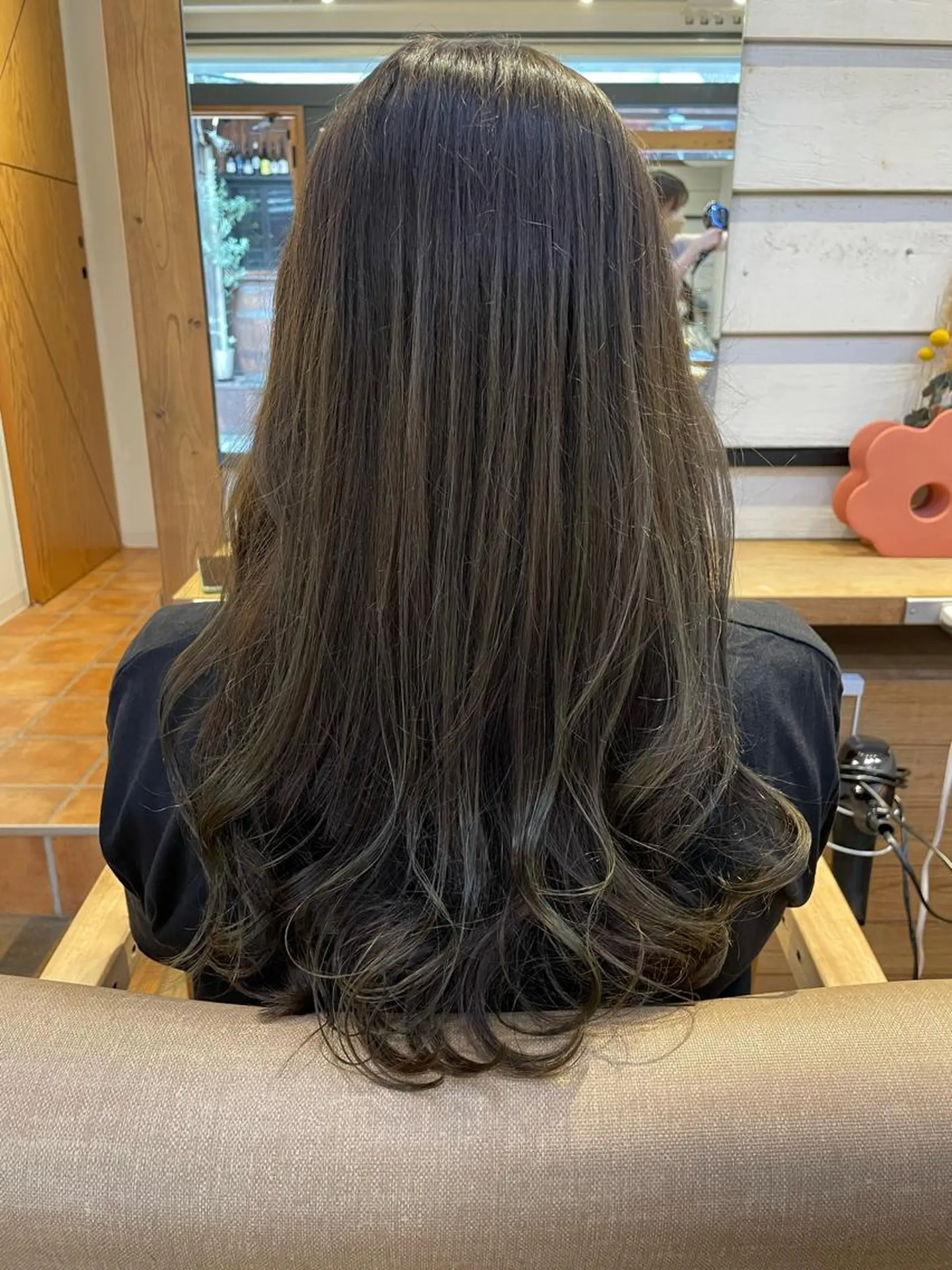 ロング カラー ヘアカラー トリートメント あずまぐち めぐみのヘアスタイル