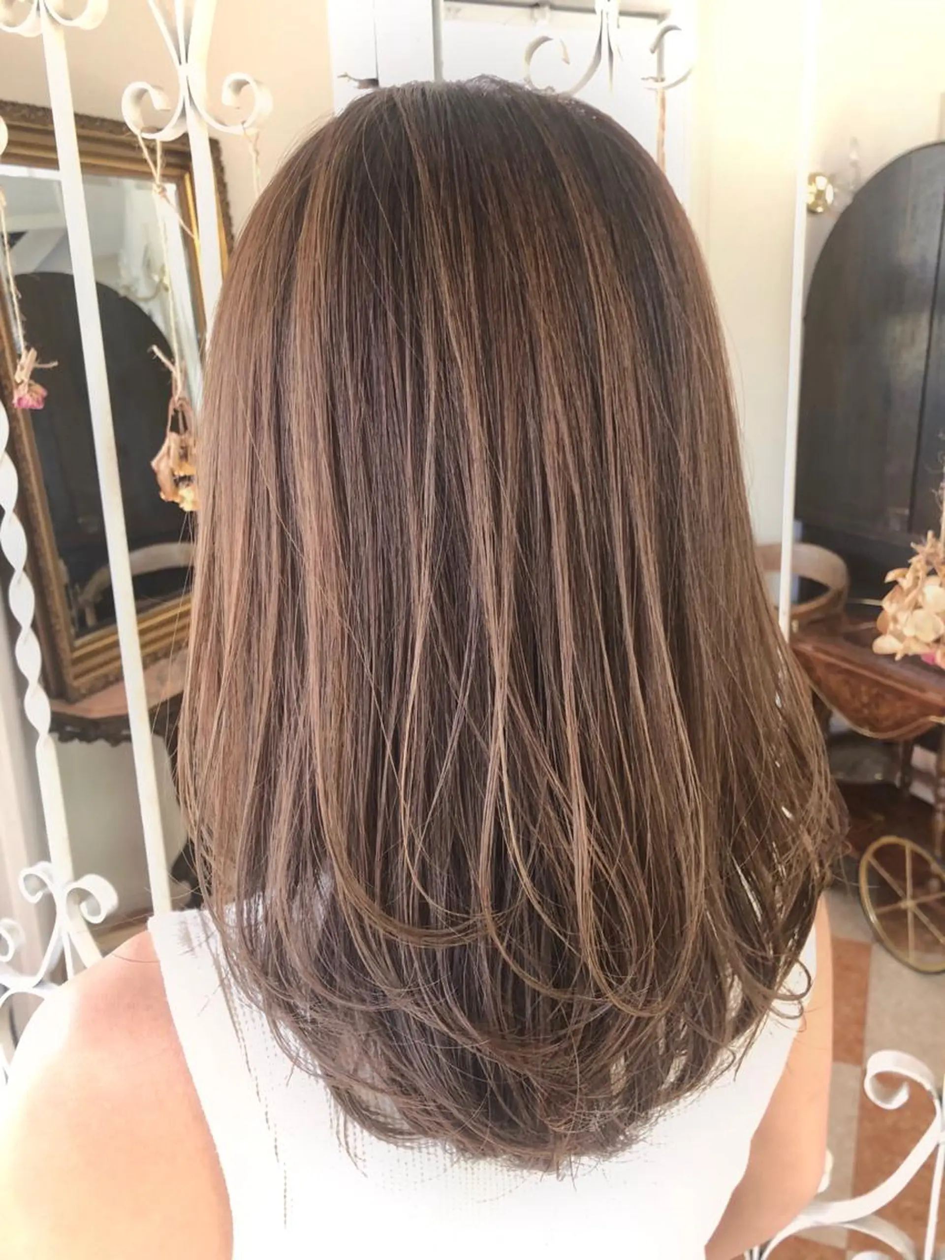 セミロング カラー 三好 美里のヘアスタイル