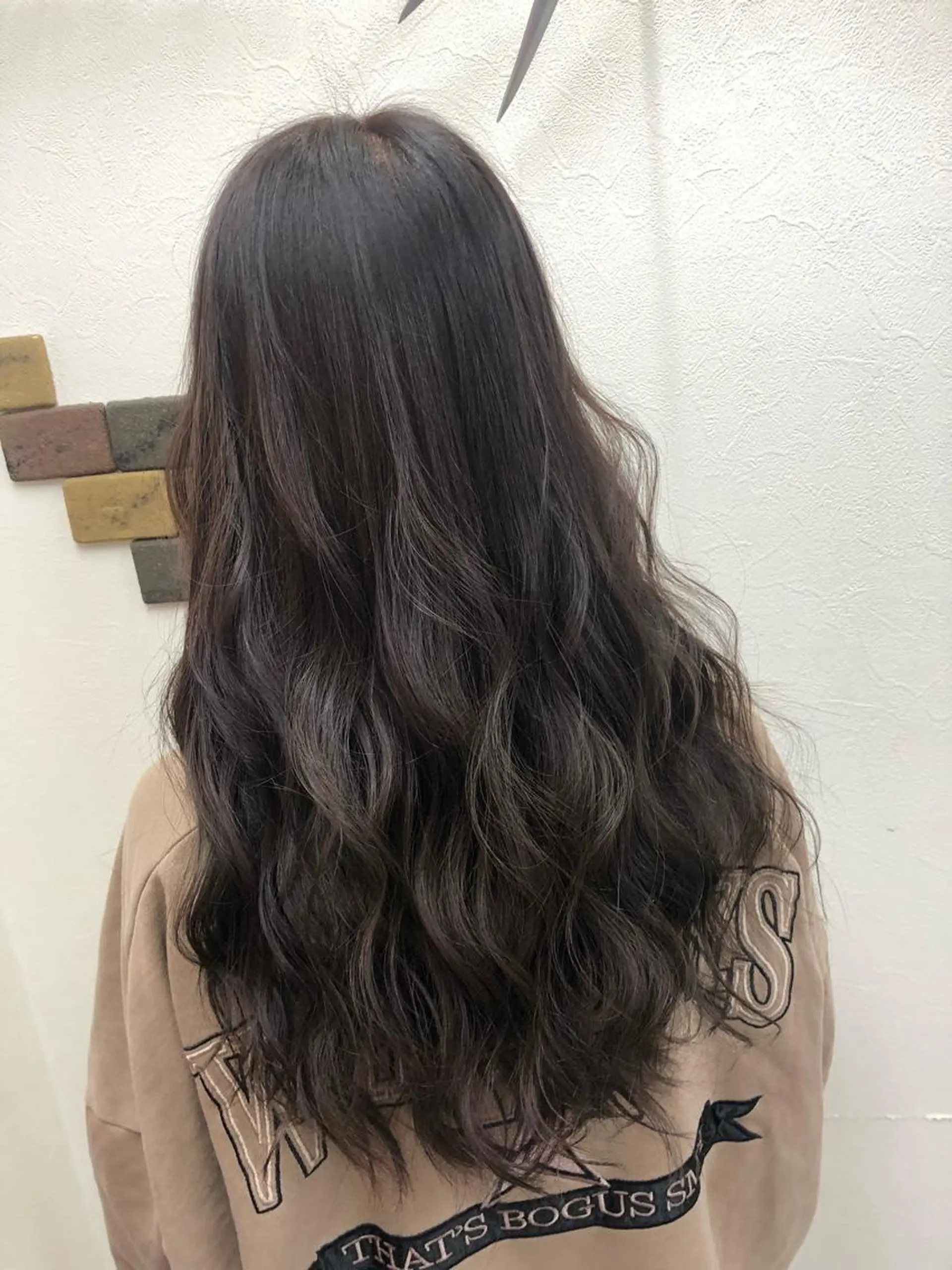 ロング カラー アッシュ アッシュブラウン ブラウンカラー ダークアッシュ ヘアカラー トリートメント MAKO ❤️‍🔥NEXTのヘアスタイル