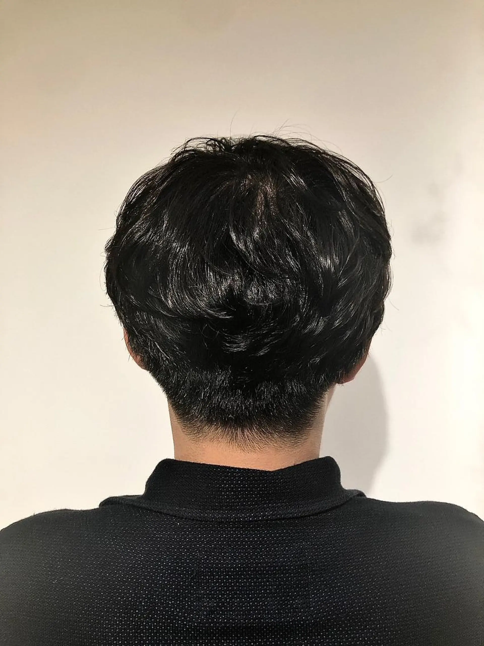 ショート メンズ アップバング ビジネス マッシュ メンズパーマ メンズツイストパーマ カット 高橋 英彦のヘアスタイル