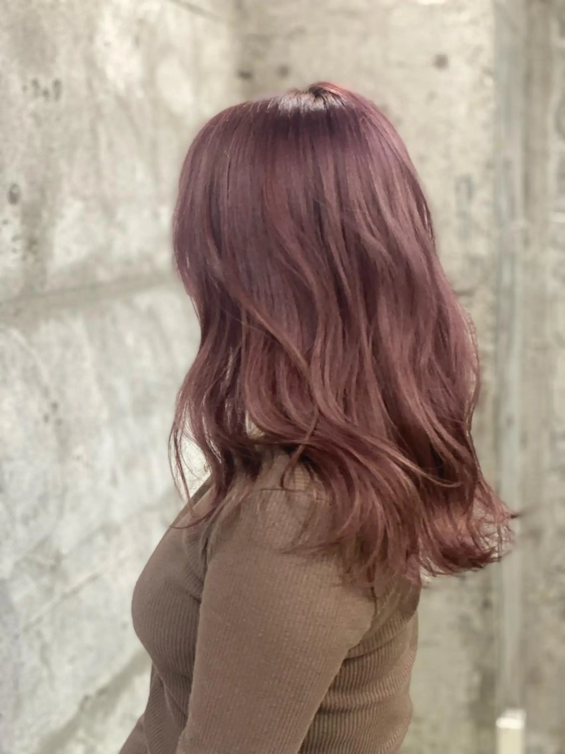 ミディアム カラー パーマ ヘアアレンジ ベージュカラー ピンクカラー ピンクベージュ ヘアカラー ［似合わせヘア］ ✂︎OGURO✂︎のヘアスタイル